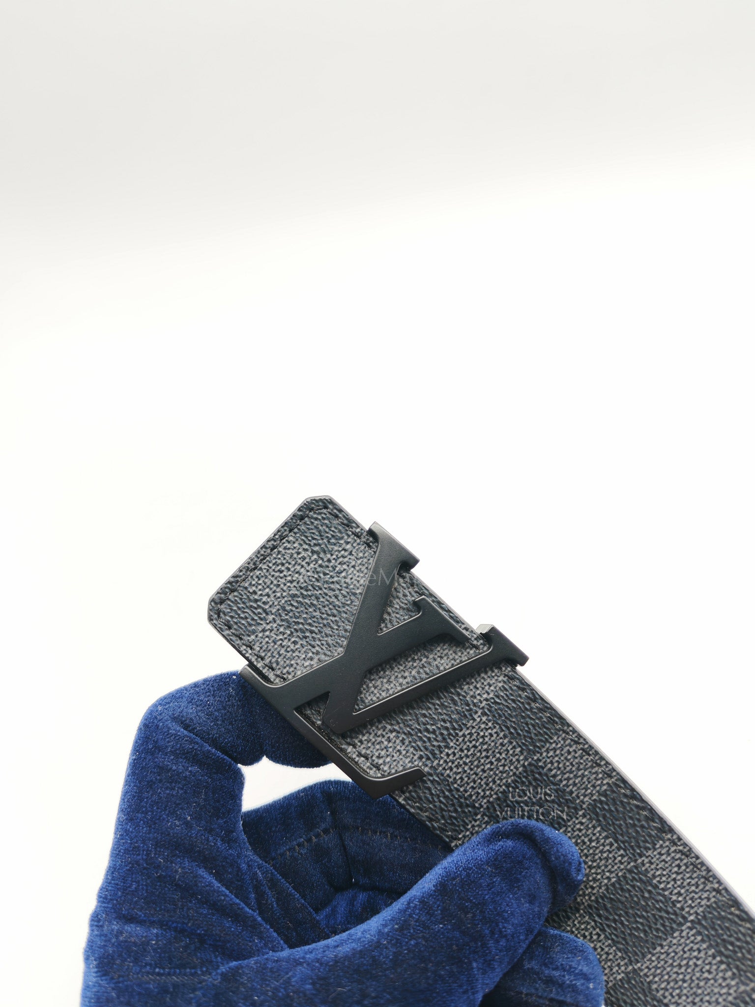 Louis Vuitton Belt in Damier Graphite Coated Canvas & Leather Size 85cm x 34cm