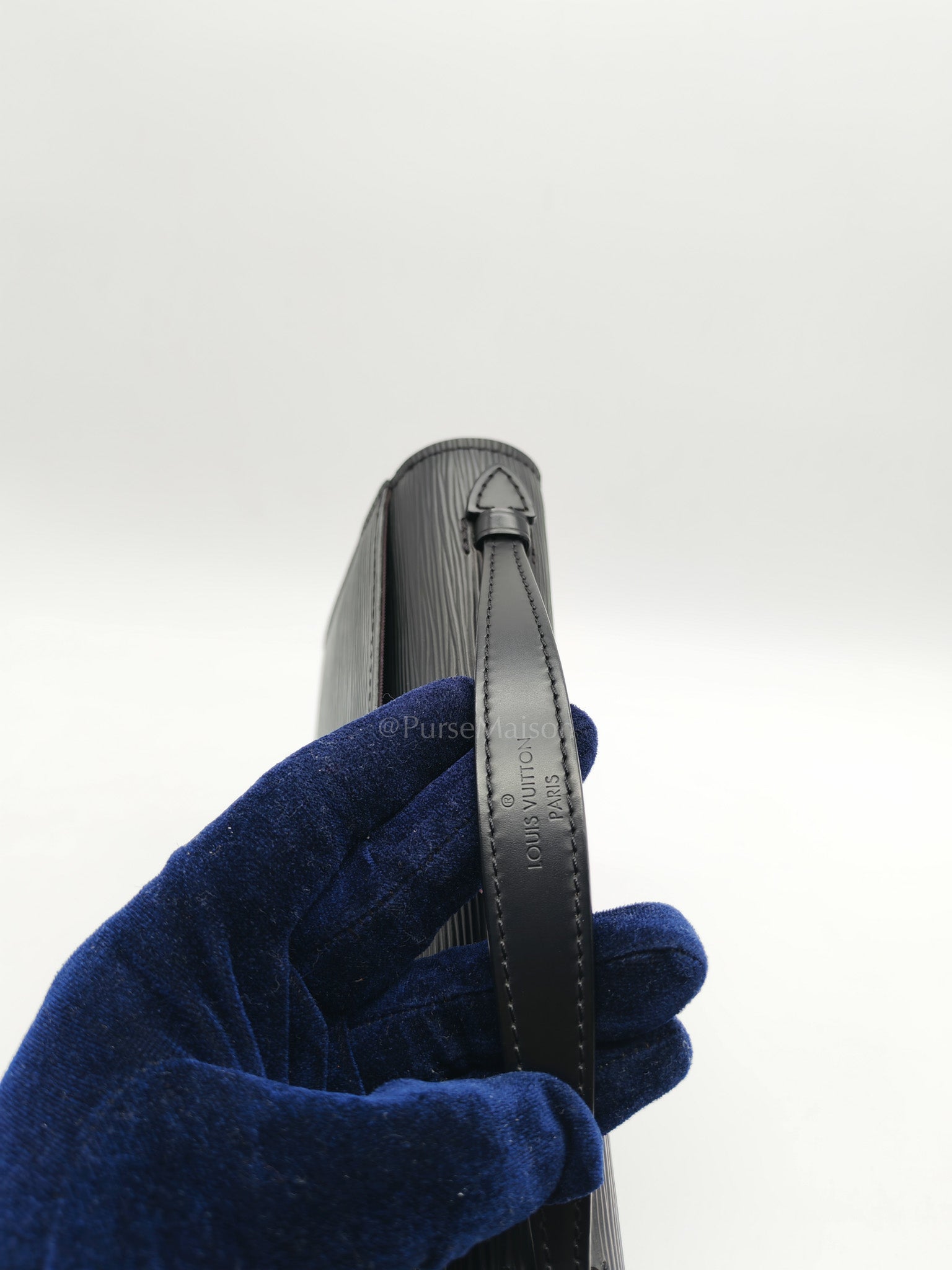 Clery Pochette in Black Epi Leather & Black/Silver Hardware (Datecode: SR2199)