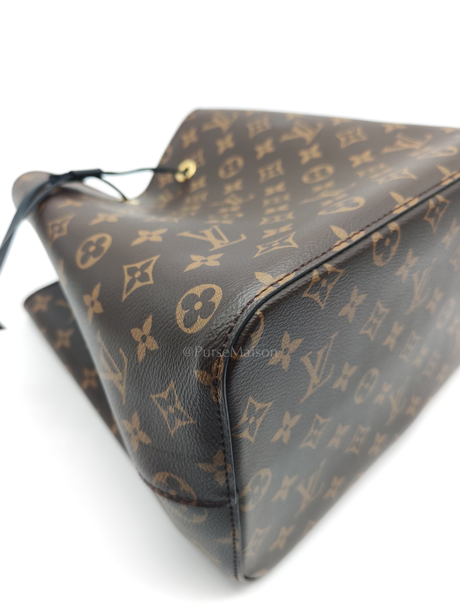 Neo Noe MM in Monogram Canvas & Black Leather Trim (Microchip)