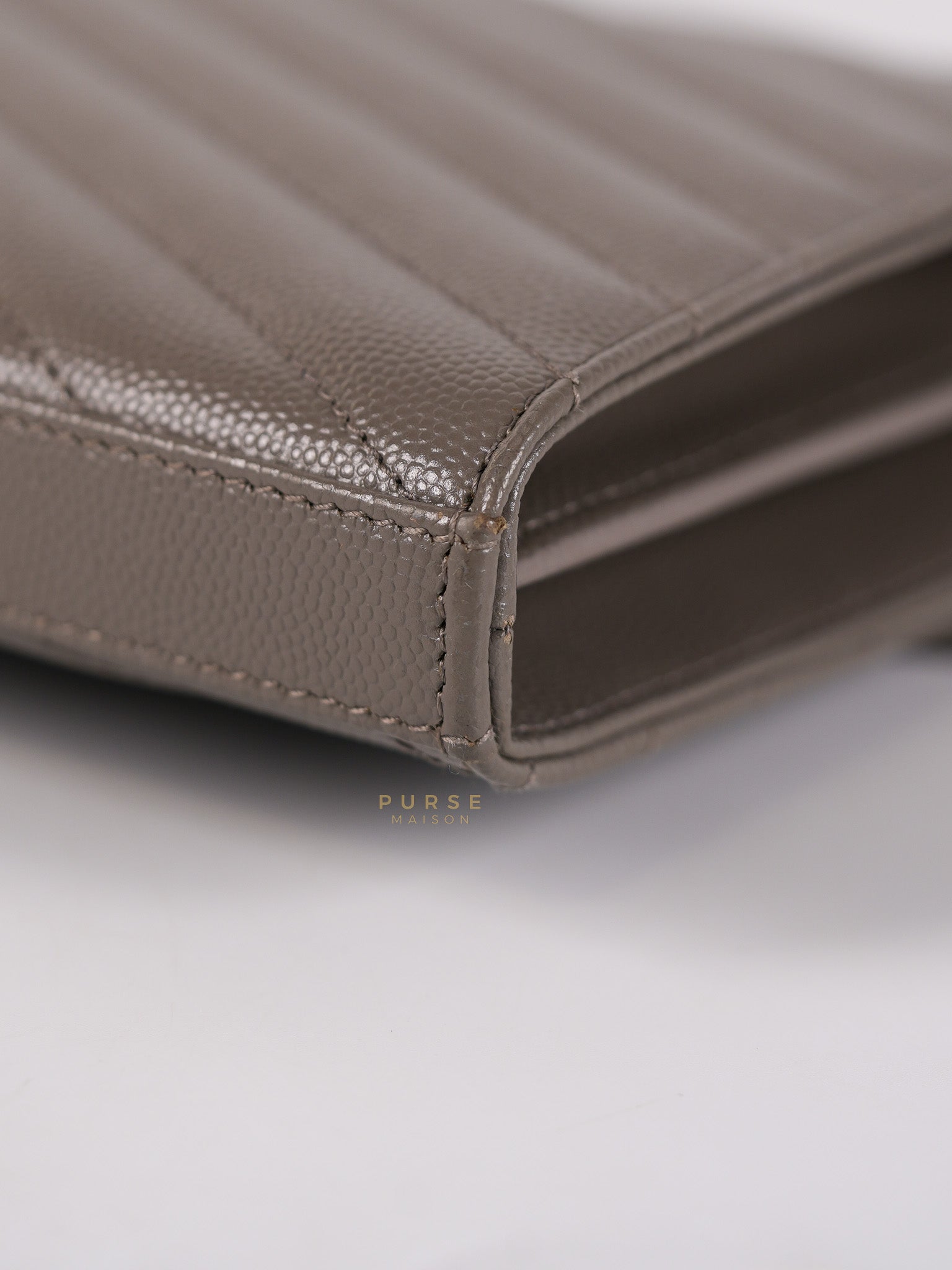 Matelasse Gray Medium Grained de Poudre Wallet on Chain | Purse Maison Luxury Bags Shop