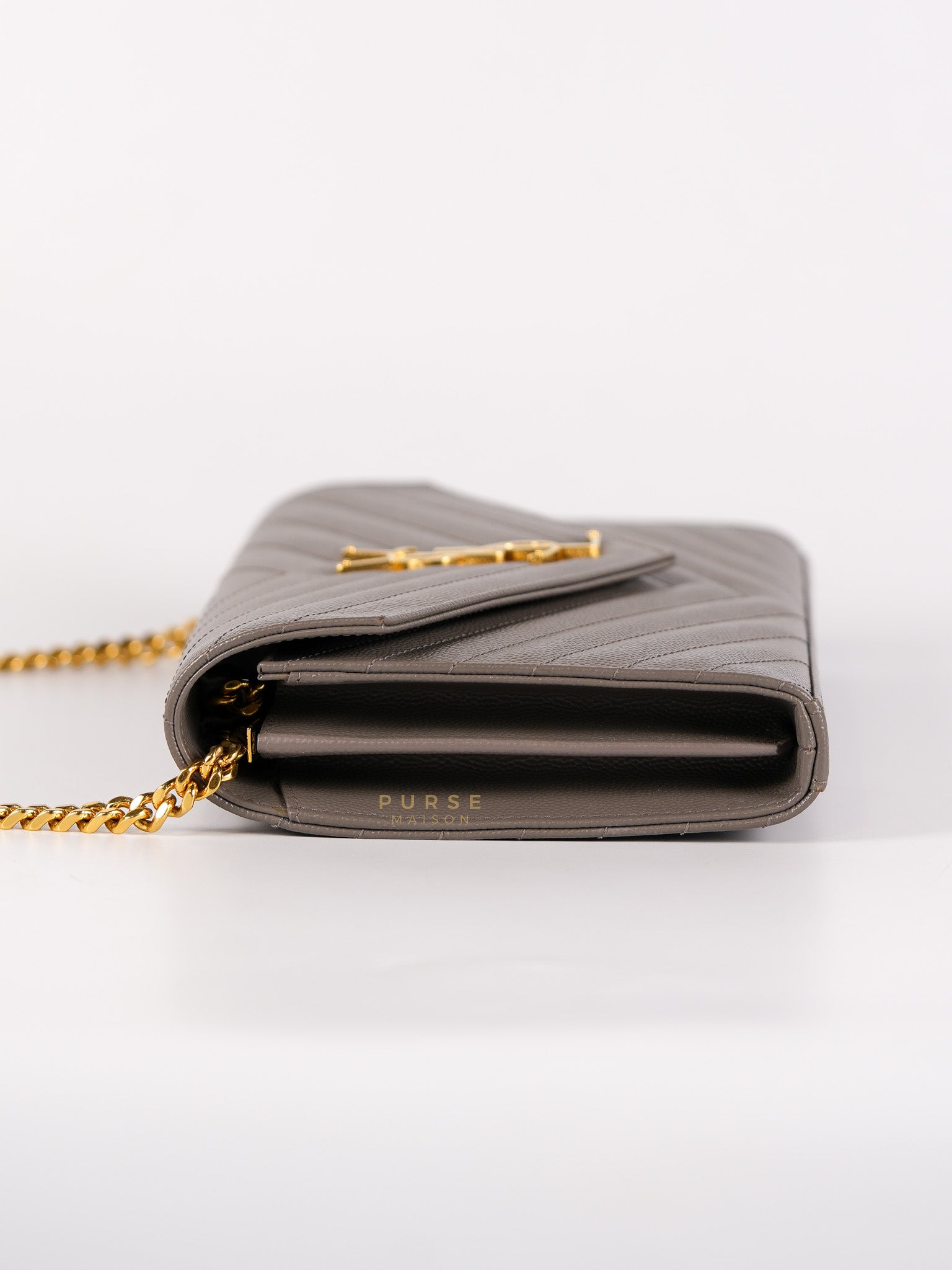 Matelasse Gray Medium Grained de Poudre Wallet on Chain | Purse Maison Luxury Bags Shop