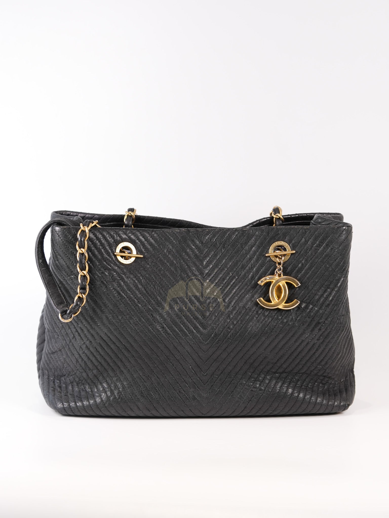 Medallion Charm Tote Bag in Black Chevron Lambskin Leather & Gold Hardware Series 21 | Purse Maison Luxury Bags Shop