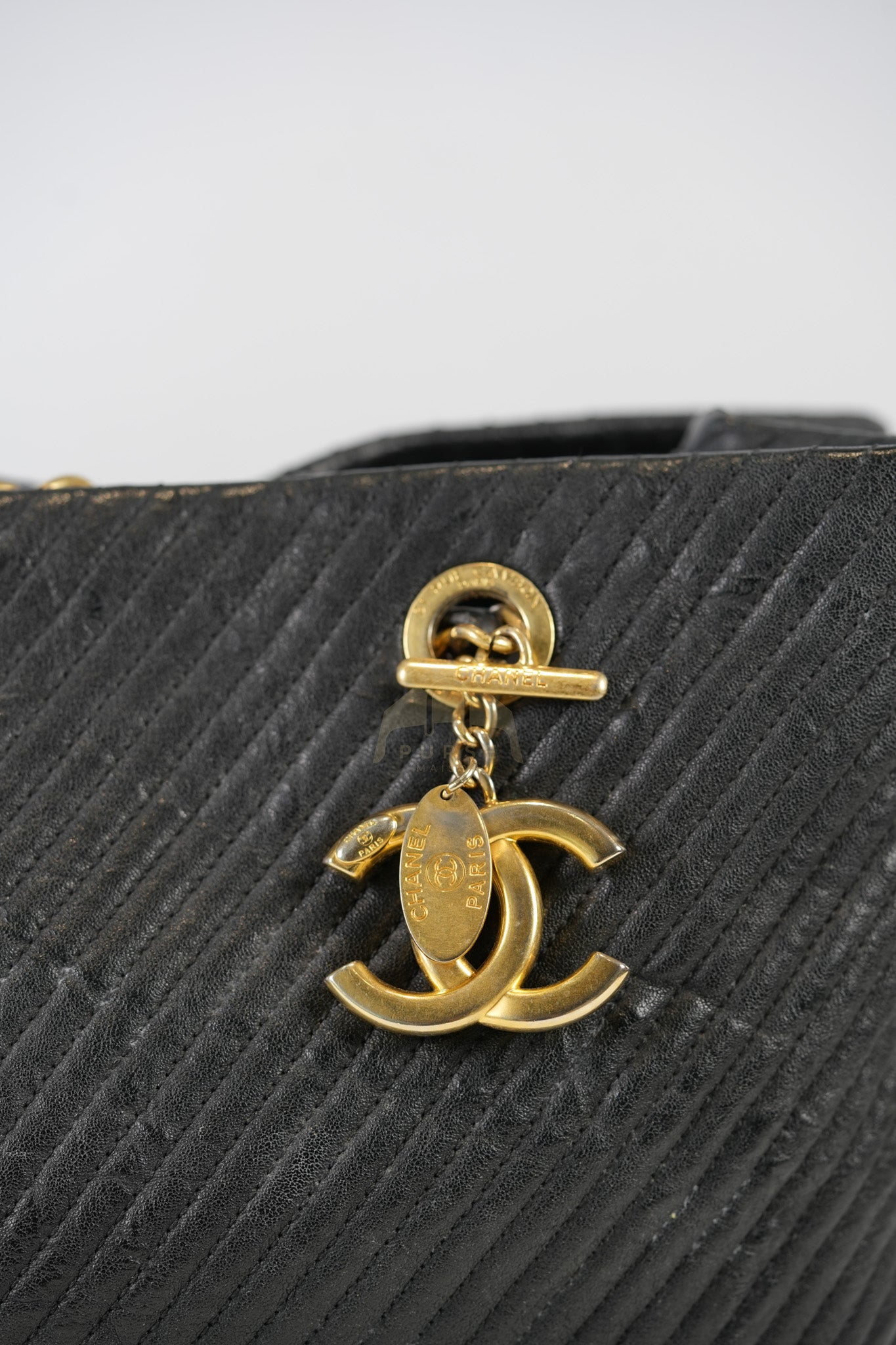 Medallion Charm Tote Bag in Black Chevron Lambskin Leather & Gold Hardware Series 21 | Purse Maison Luxury Bags Shop