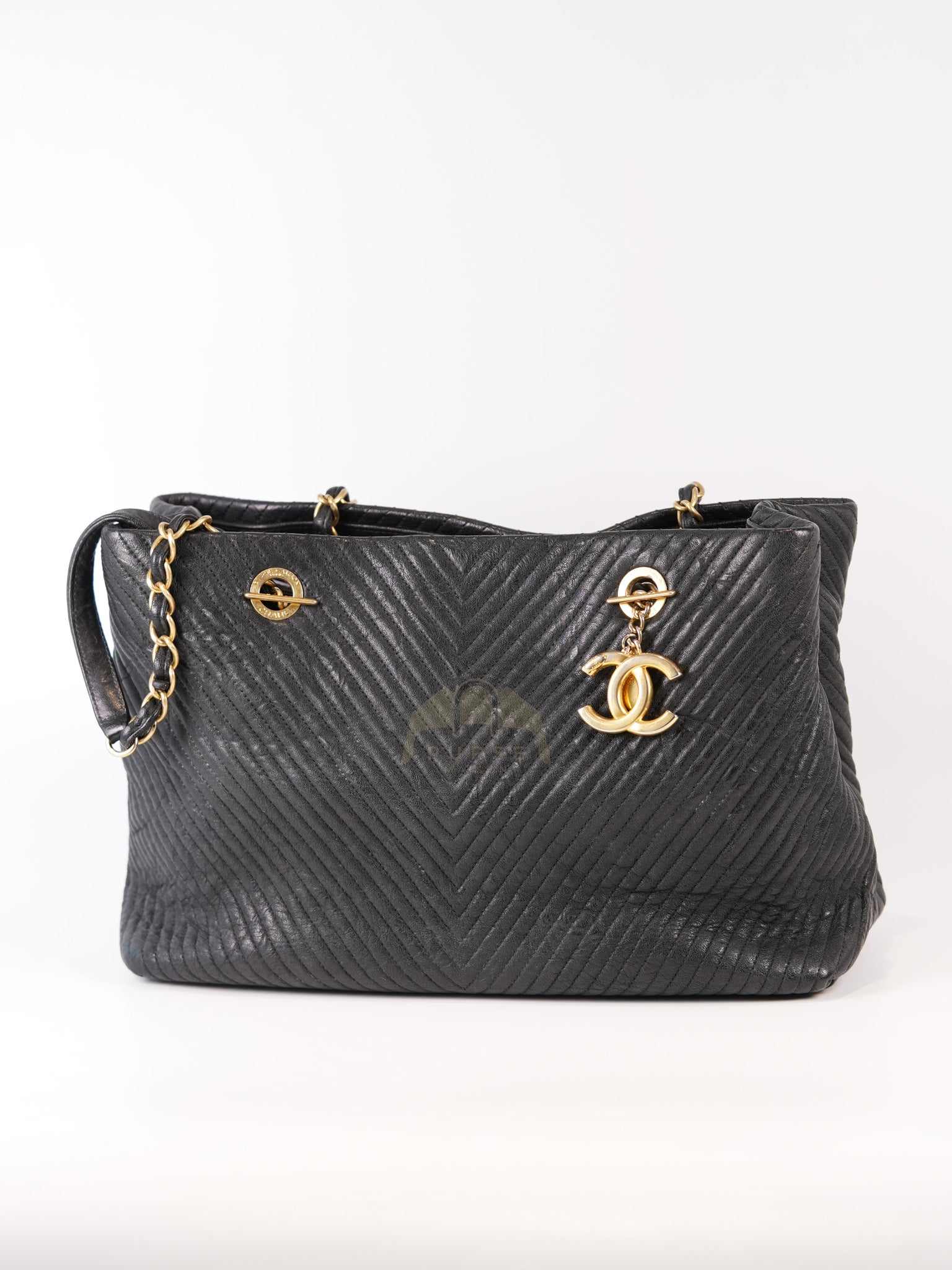 Medallion Charm Tote Bag in Black Chevron Lambskin Leather & Gold Hardware Series 21 | Purse Maison Luxury Bags Shop