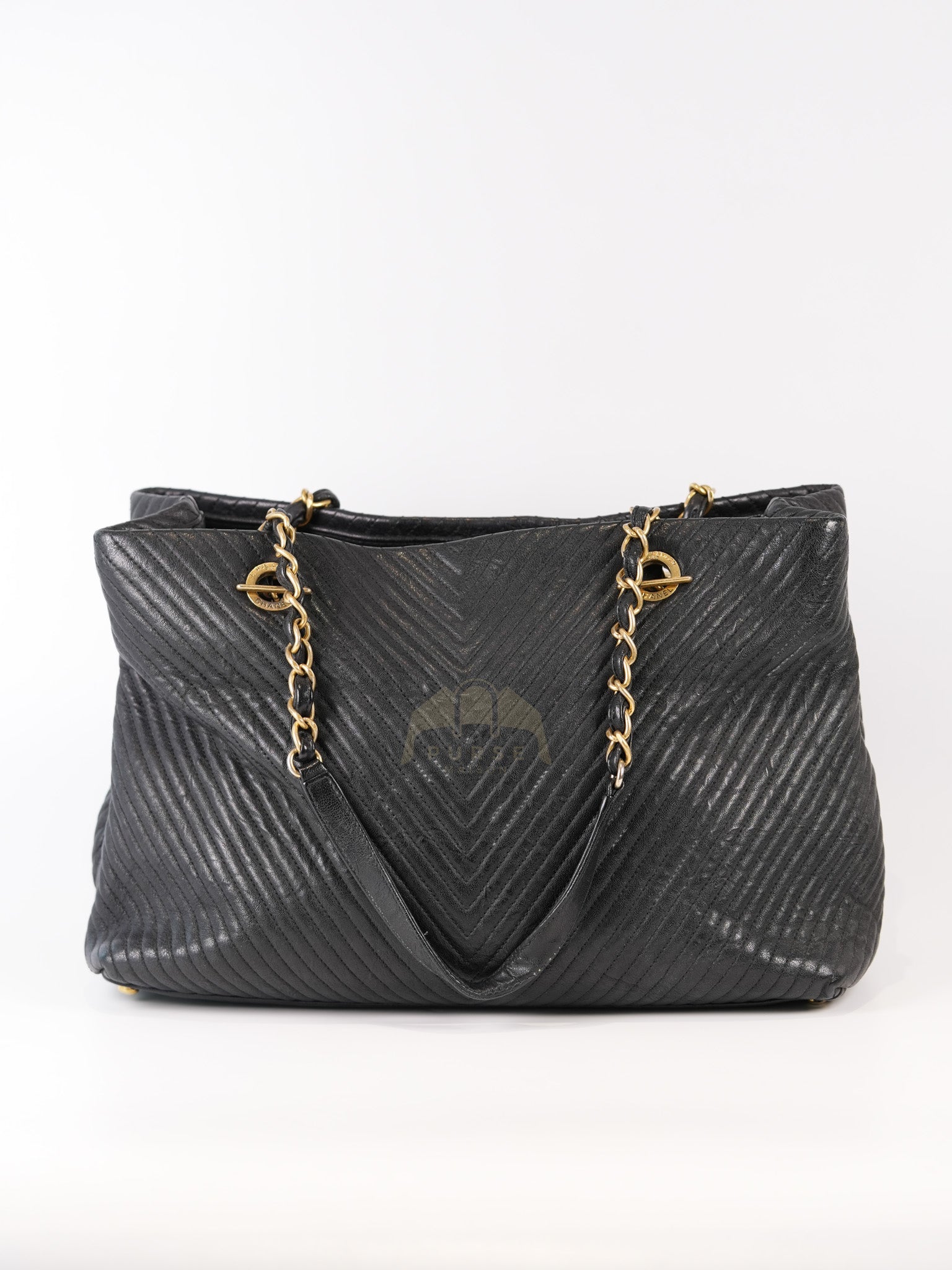 Medallion Charm Tote Bag in Black Chevron Lambskin Leather & Gold Hardware Series 21 | Purse Maison Luxury Bags Shop