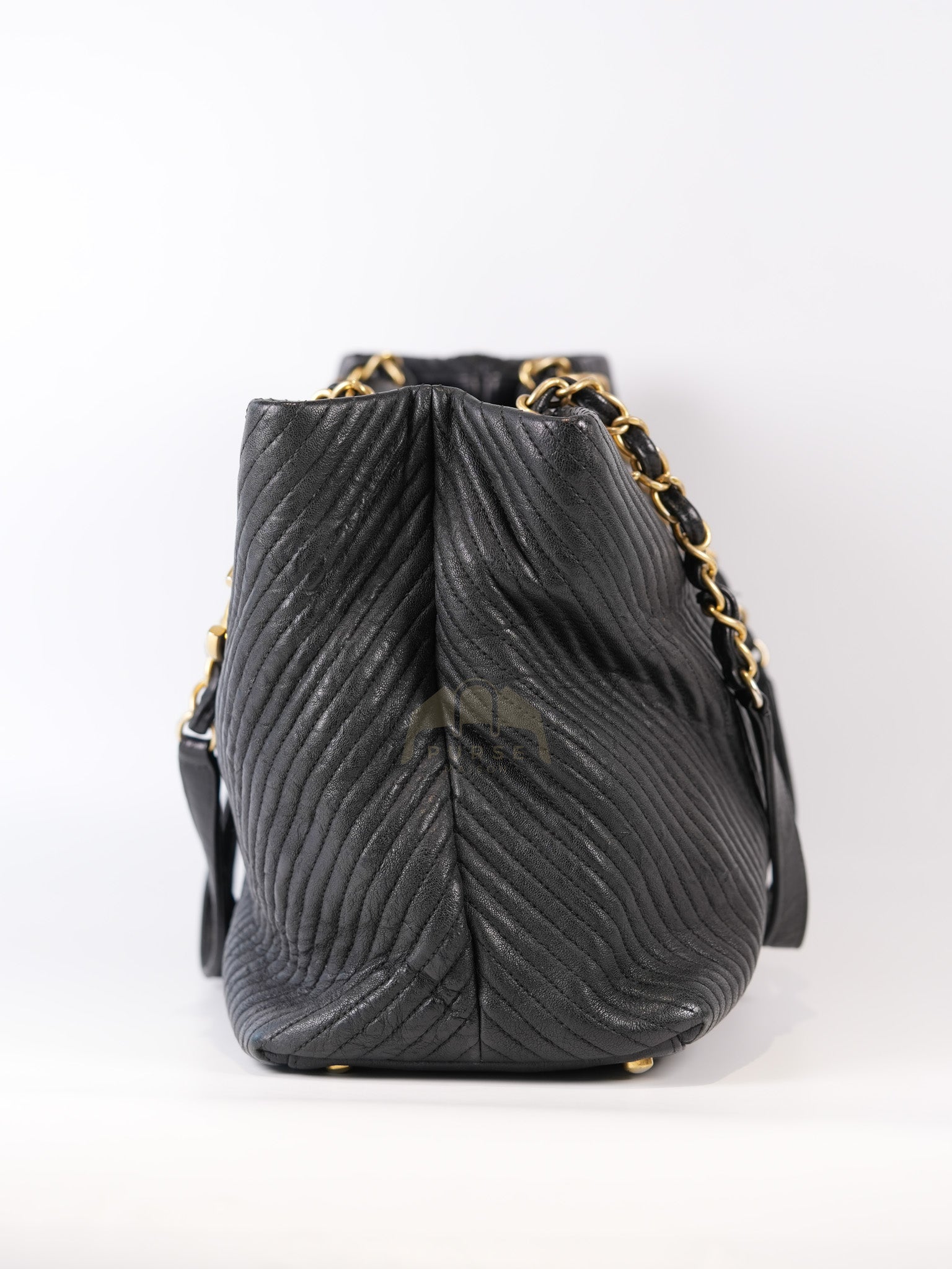 Medallion Charm Tote Bag in Black Chevron Lambskin Leather & Gold Hardware Series 21 | Purse Maison Luxury Bags Shop