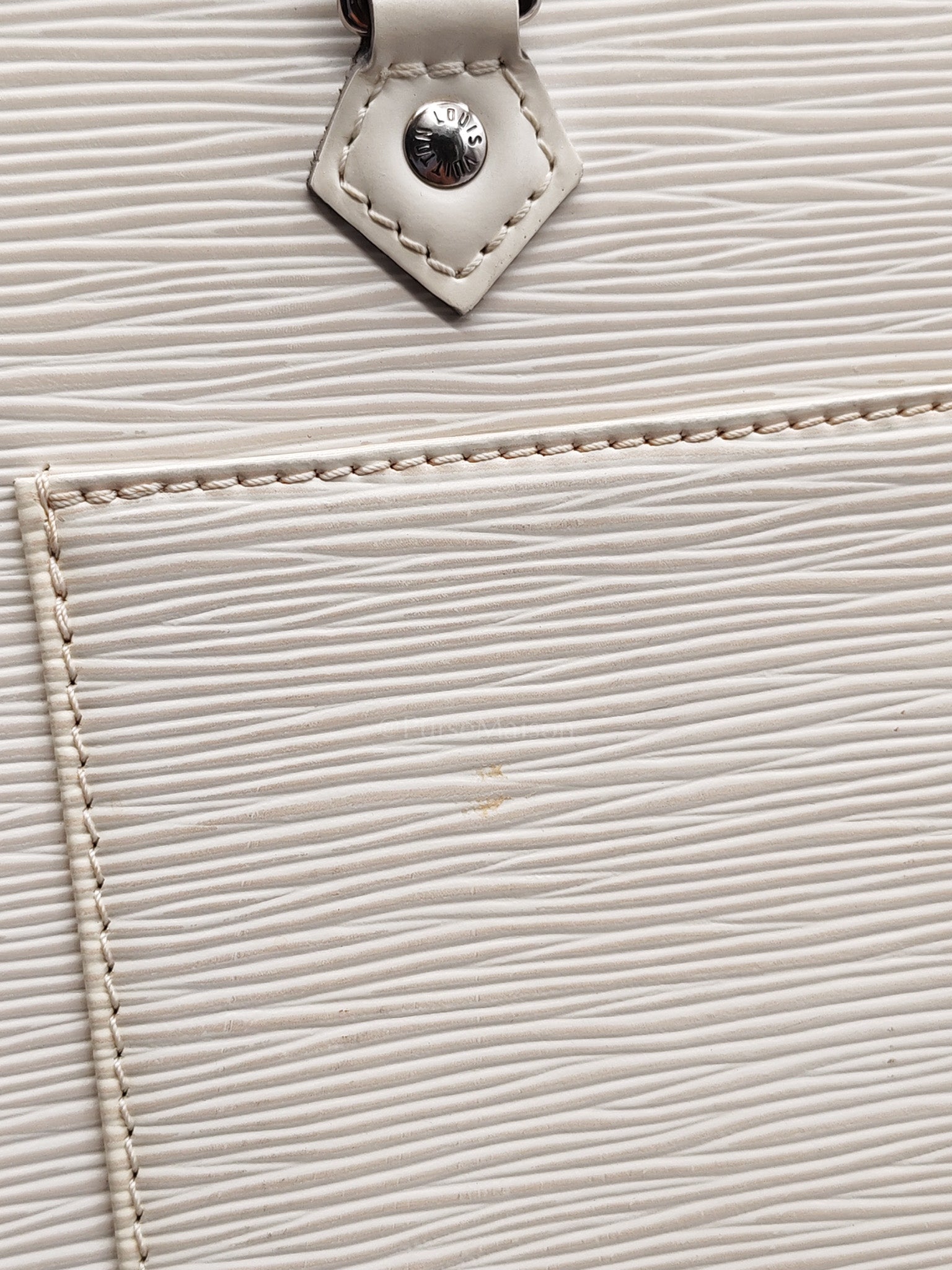 Medeleine GM Bag in White Epi Leather & Silver Hardware (Datecode: AR1099) | Purse Maison Luxury Bags Shop