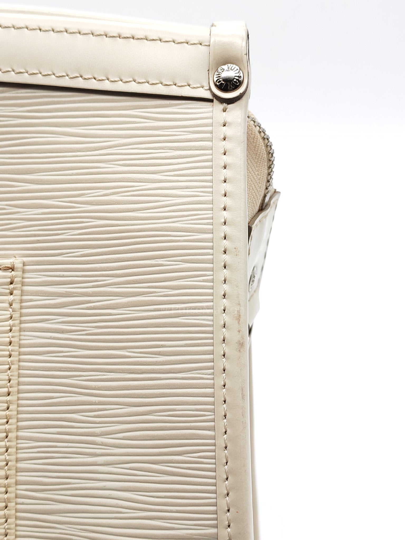 Medeleine GM Bag in White Epi Leather & Silver Hardware (Datecode: AR1099) | Purse Maison Luxury Bags Shop