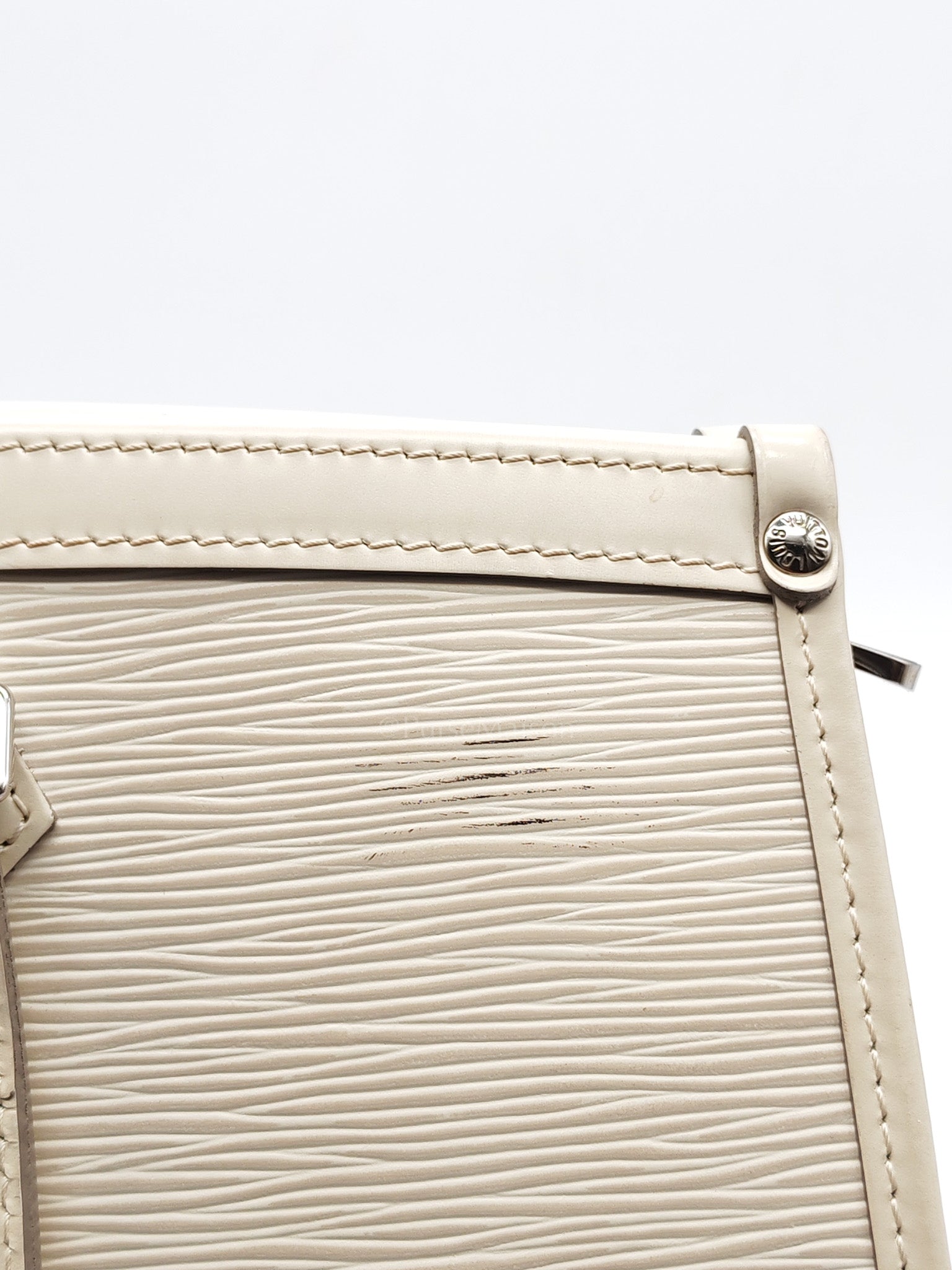 Medeleine GM Bag in White Epi Leather & Silver Hardware (Datecode: AR1099) | Purse Maison Luxury Bags Shop