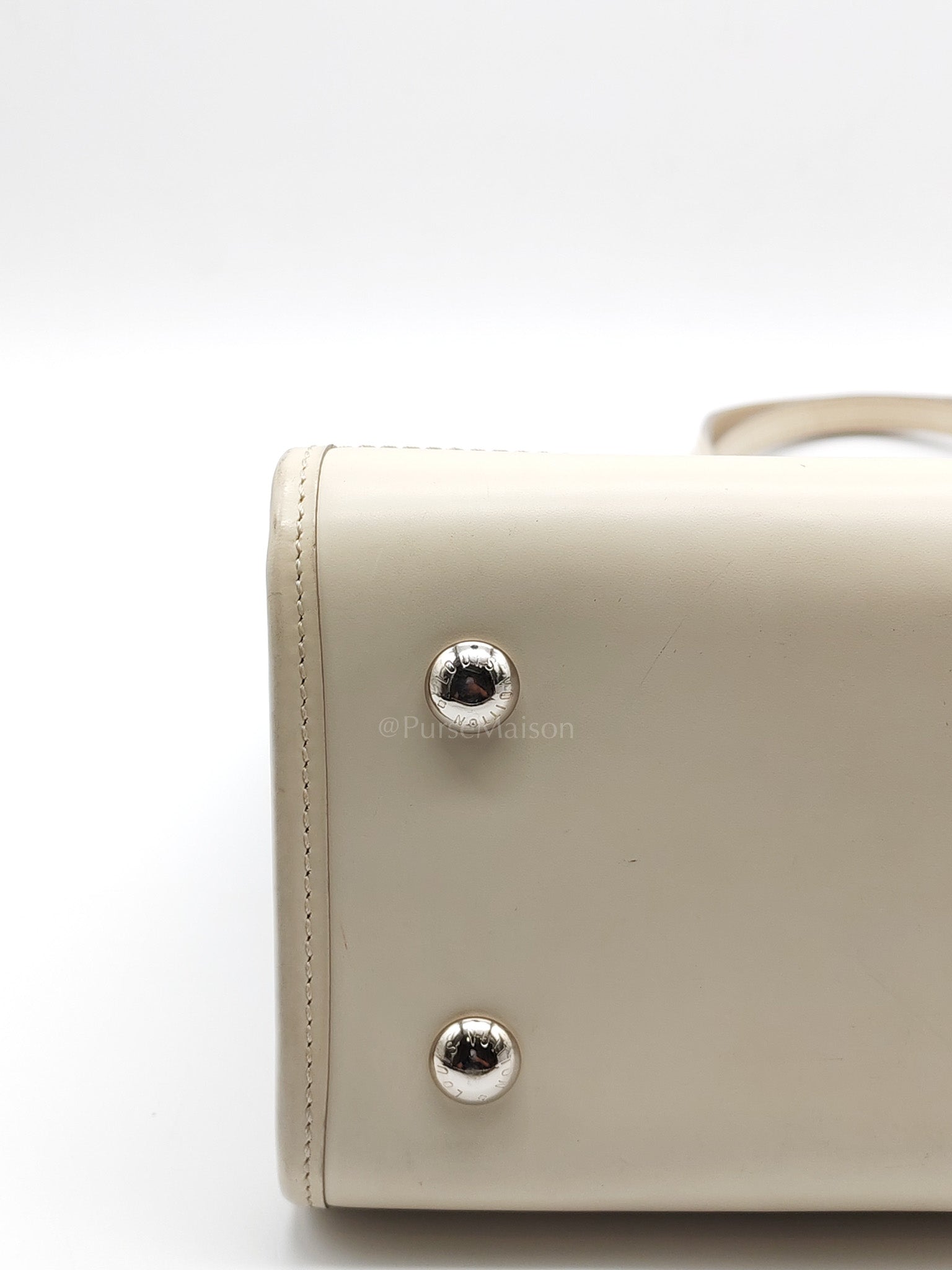 Medeleine GM Bag in White Epi Leather & Silver Hardware (Datecode: AR1099) | Purse Maison Luxury Bags Shop