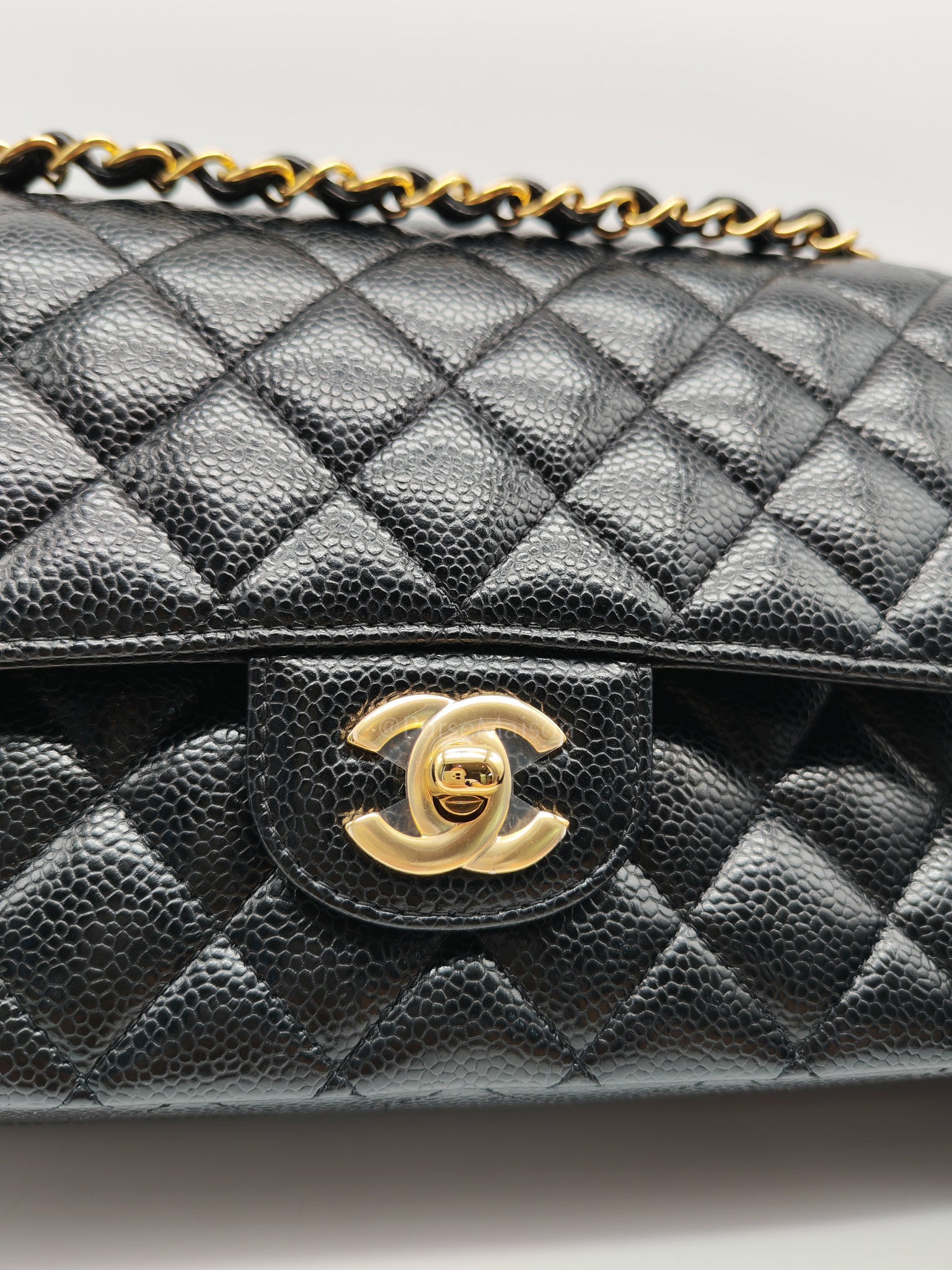 Medium Classic Double Flap Caviar GHW Microchip Unused Year 2022 K860XGCK