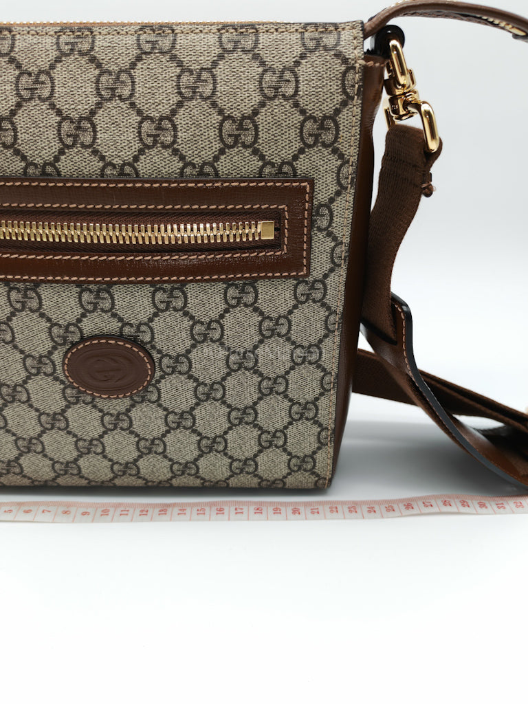 Messenger Bag Vintage in GG Supreme Canvas & Interlocking G Patch | Purse Maison Luxury Bags Shop