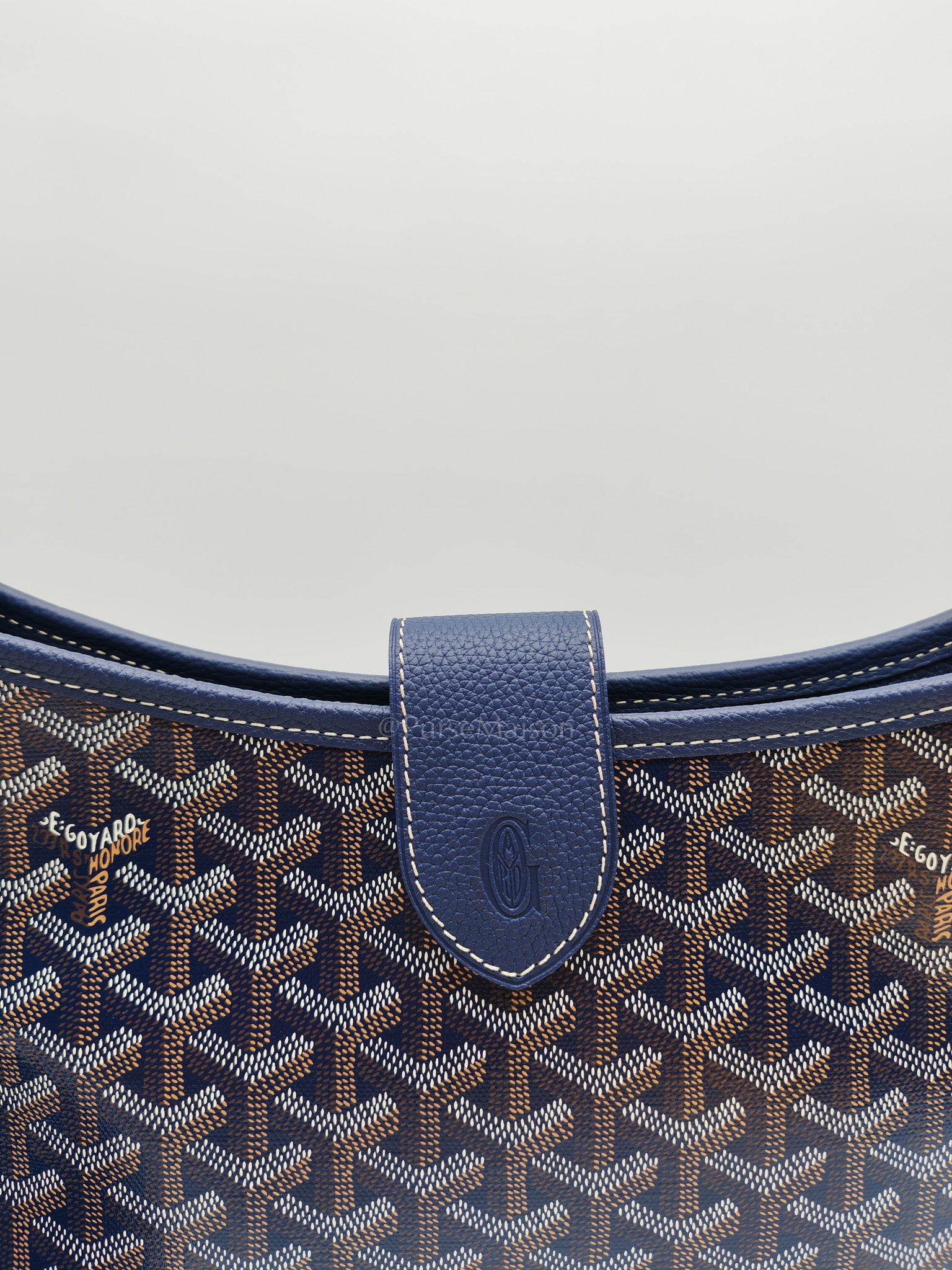 Sac Musette in Navy Blue/Bleu Marine Goyardine Canvas