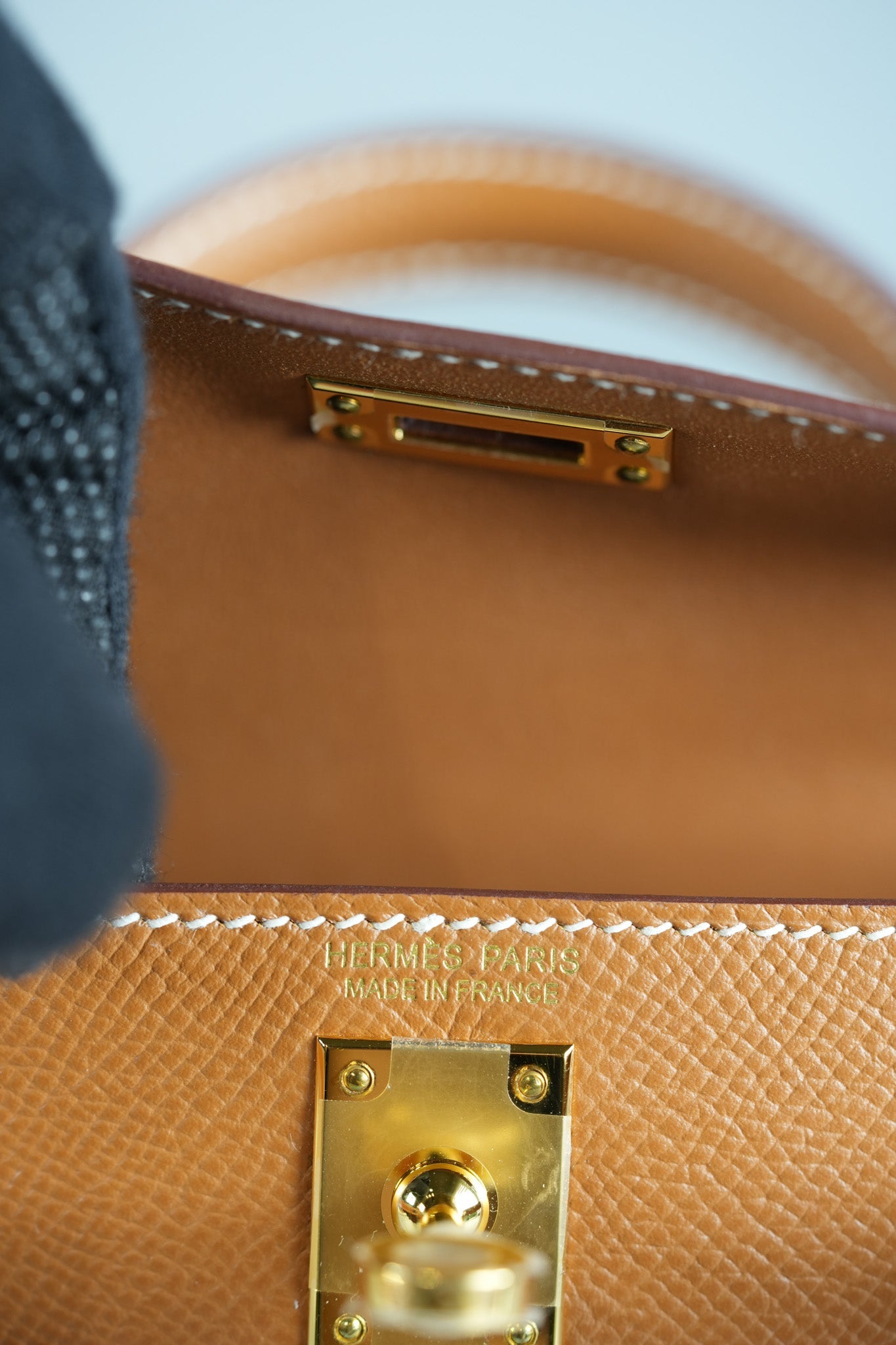 Mini Kelly II Sellier Gold Veau Epsom in Gold Hardware Stamp Z | Purse Maison Luxury Bags Shop