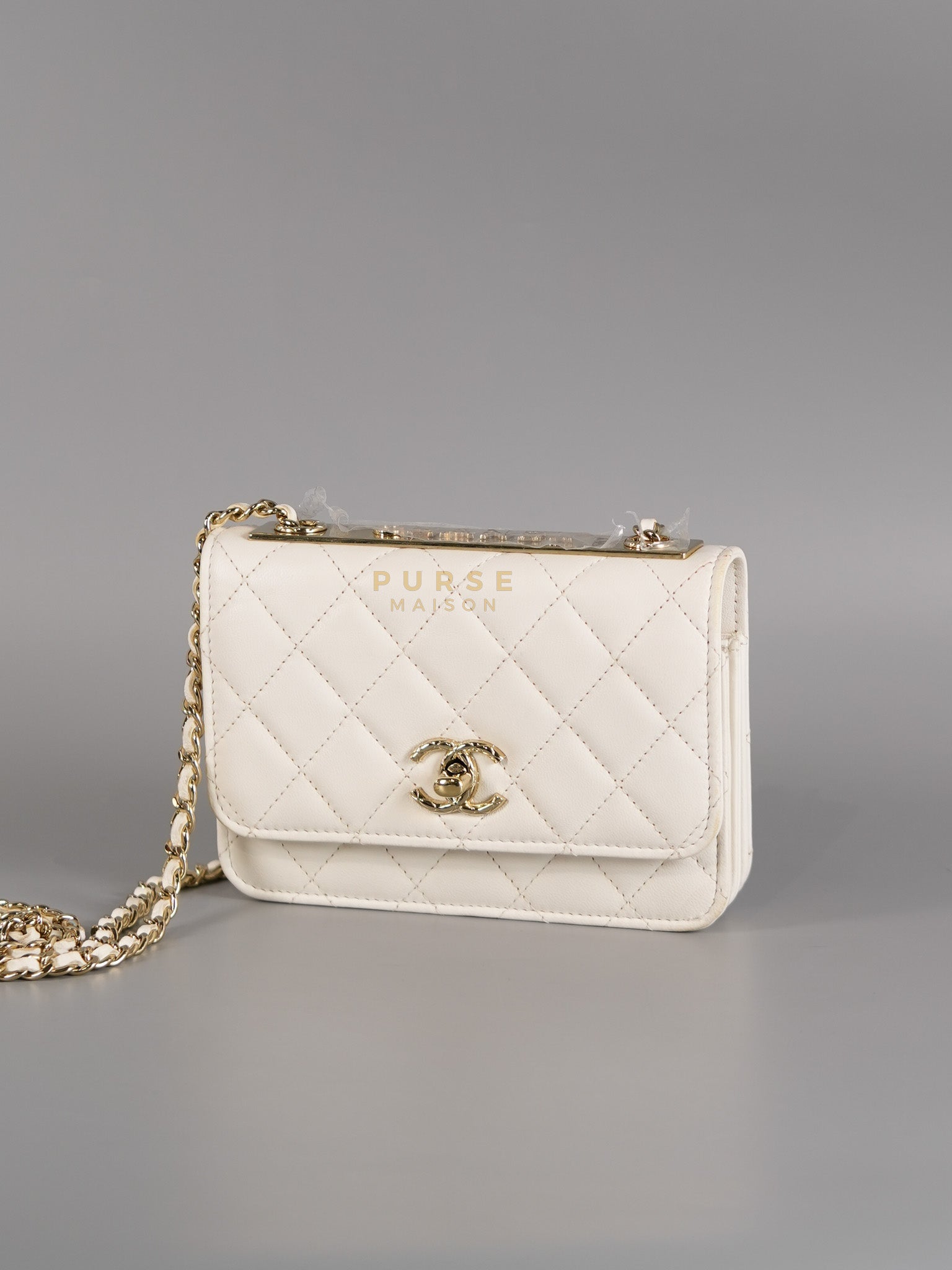 Mini Trendy CC Wallet on Chain in White Lambskin Leather and Light Gold Hardware (Microchip) | Purse Maison Luxury Bags Shop