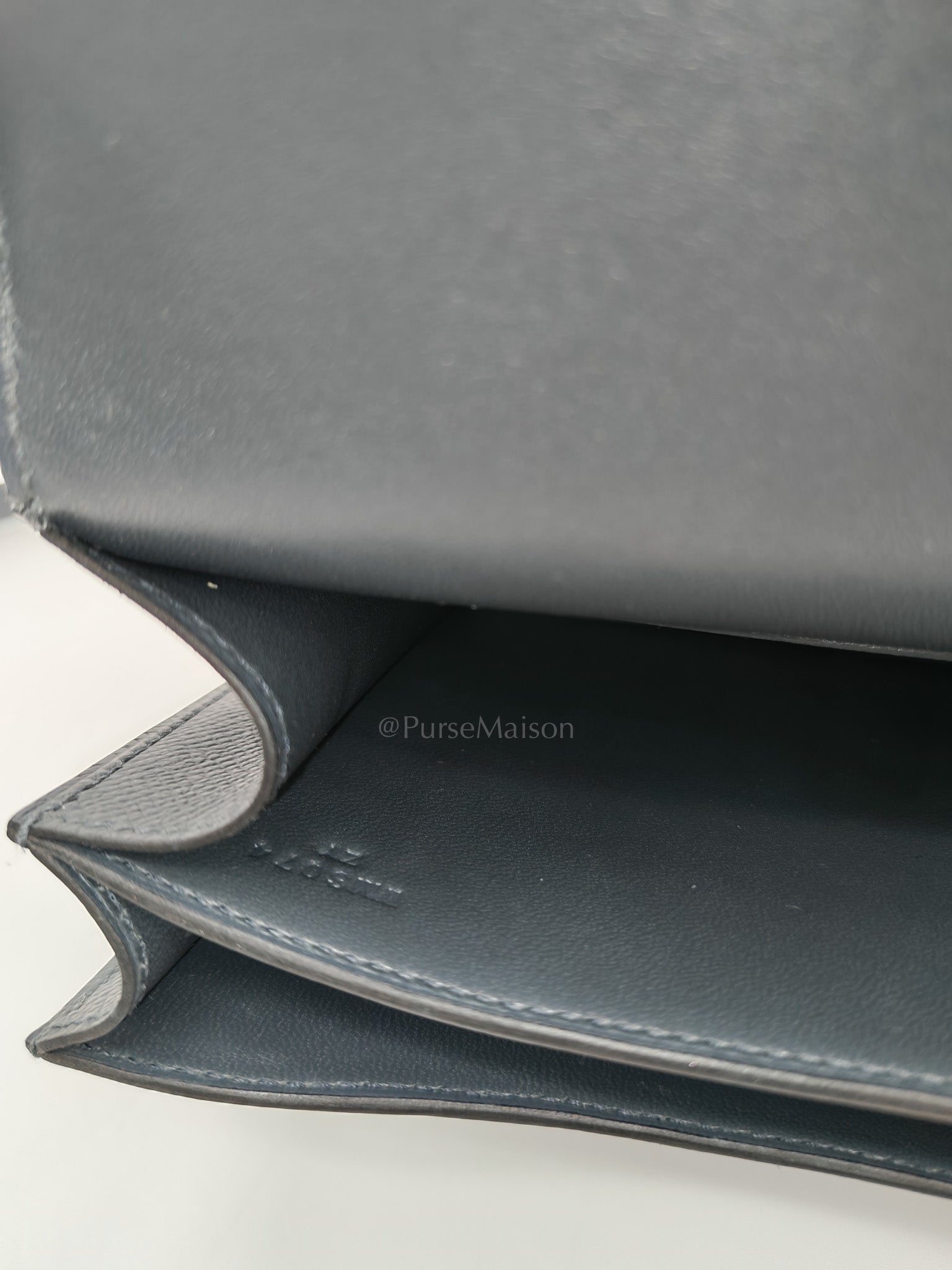 Constance 18 Mirror in Gris Misty Epsom Leather & Permabrass Hardware Stamp W (2024)