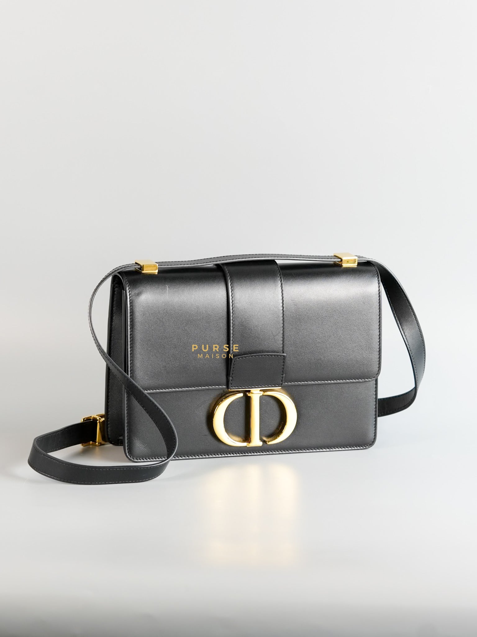 Montaigne 30 Medium Bag in Black Smooth Leather and Gold Hardware | Purse Maison Luxury Bags Shop