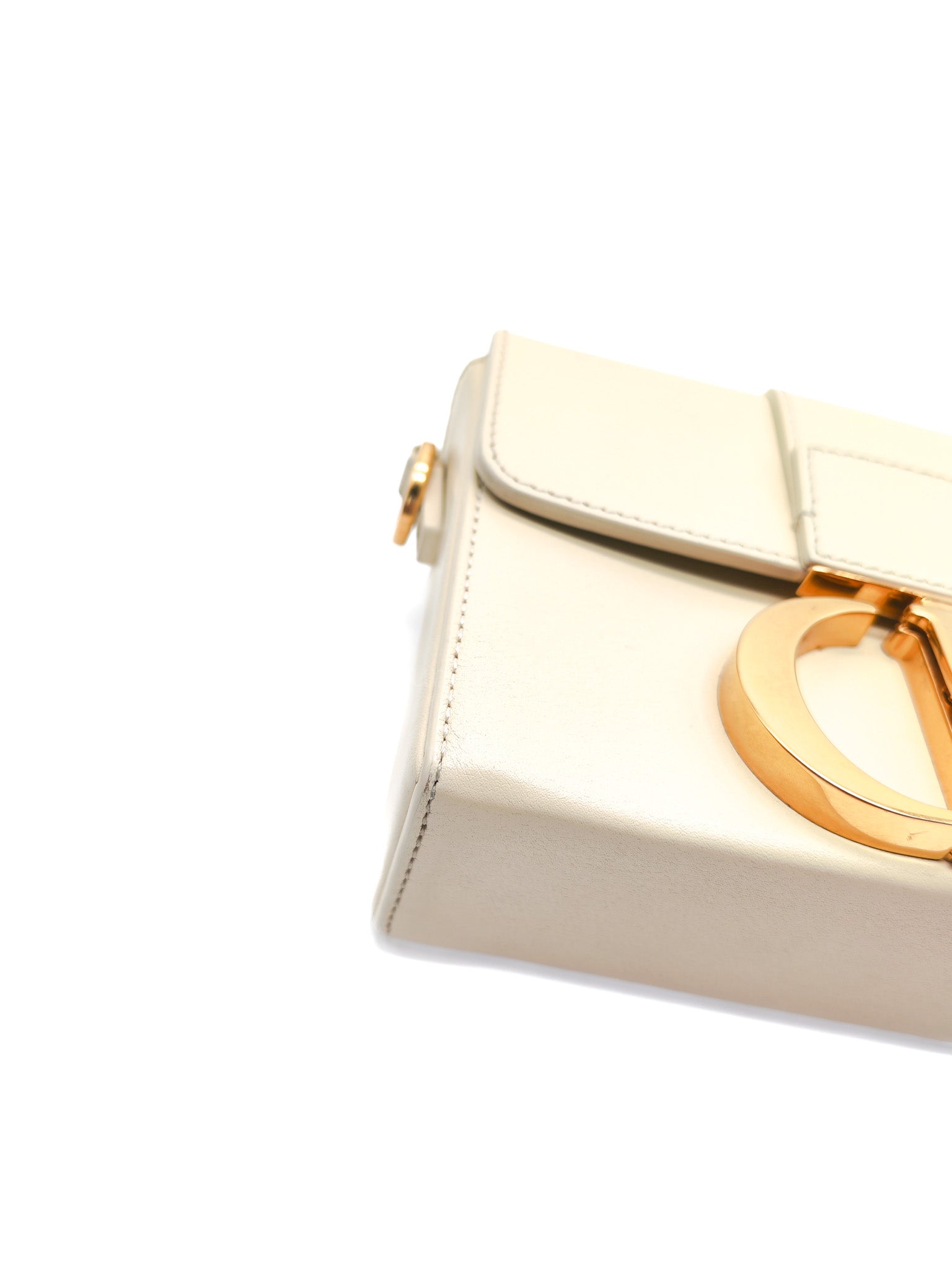 Montaigne Box Bag in Off-White Lambskin Leather and Gold Hardware Shoulder Bag | Purse Maison Luxury Bags Shop