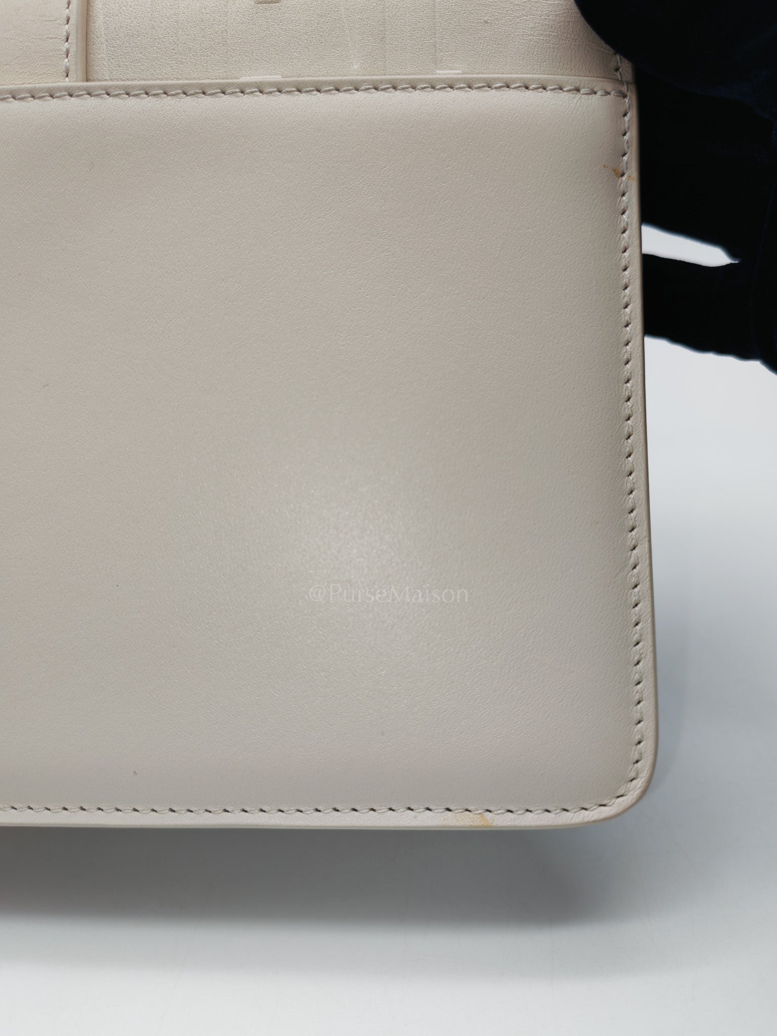 Montaigne in Medium White Calfskin Leather Crossbody Bag | Purse Maison Luxury Bags Shop