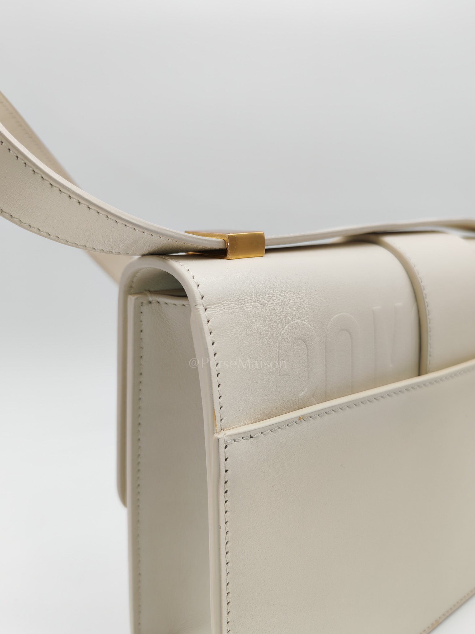 Montaigne in Medium White Calfskin Leather Crossbody Bag | Purse Maison Luxury Bags Shop