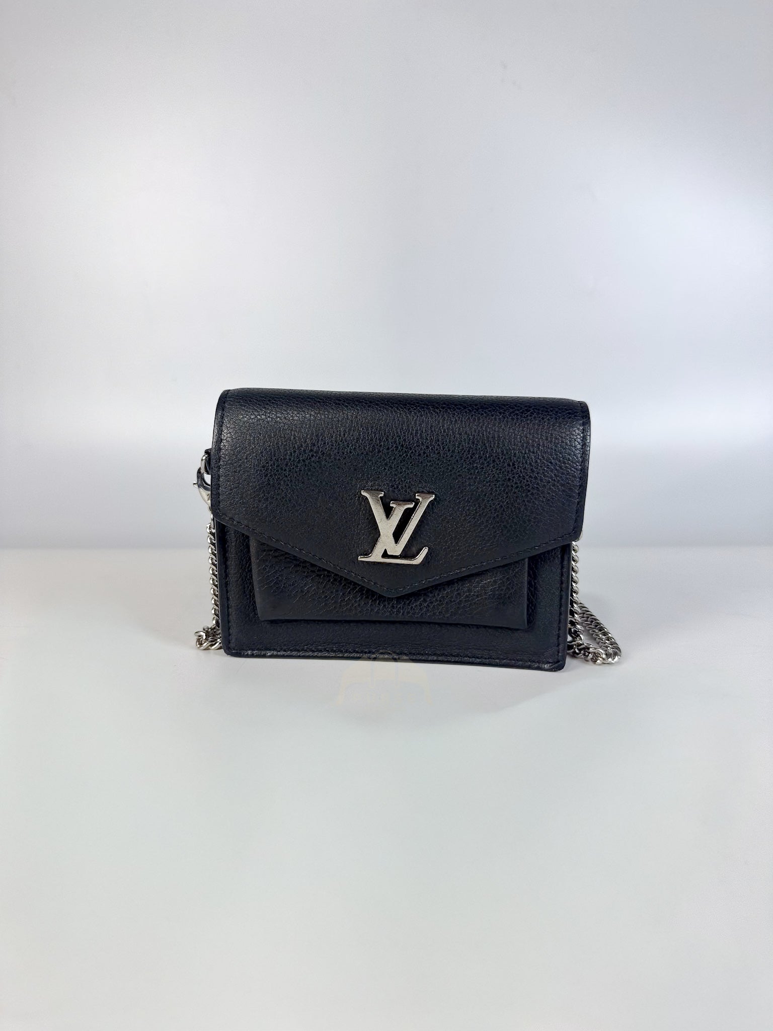 MyLockme Chain Bag in Grained Calfskin Leather (Date Code: UB0240) | Purse Maison Luxury Bags Shop
