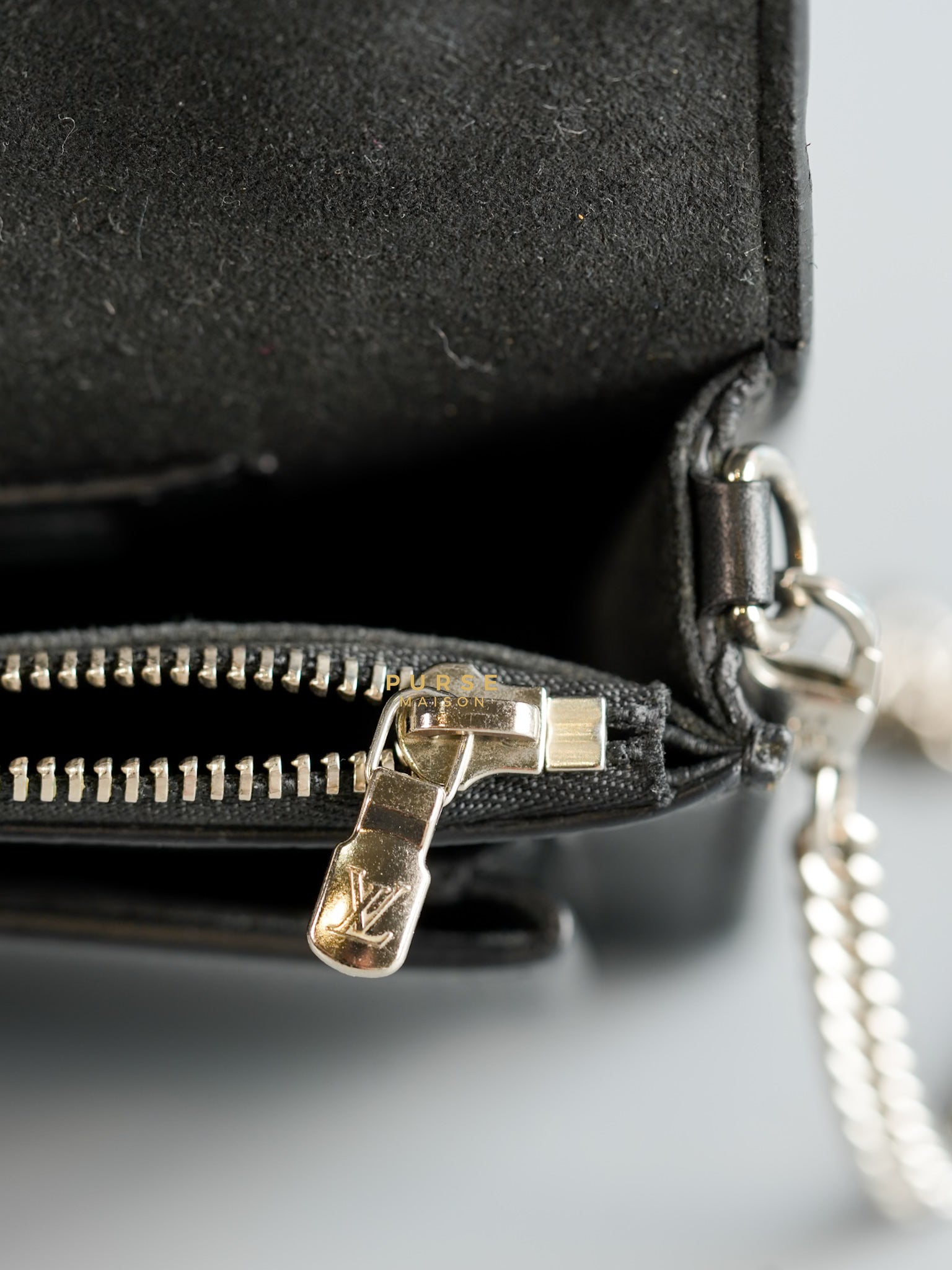 Mylockme Chain Pochette Lock me Leather (Date code: UB4290) | Purse Maison Luxury Bags Shop