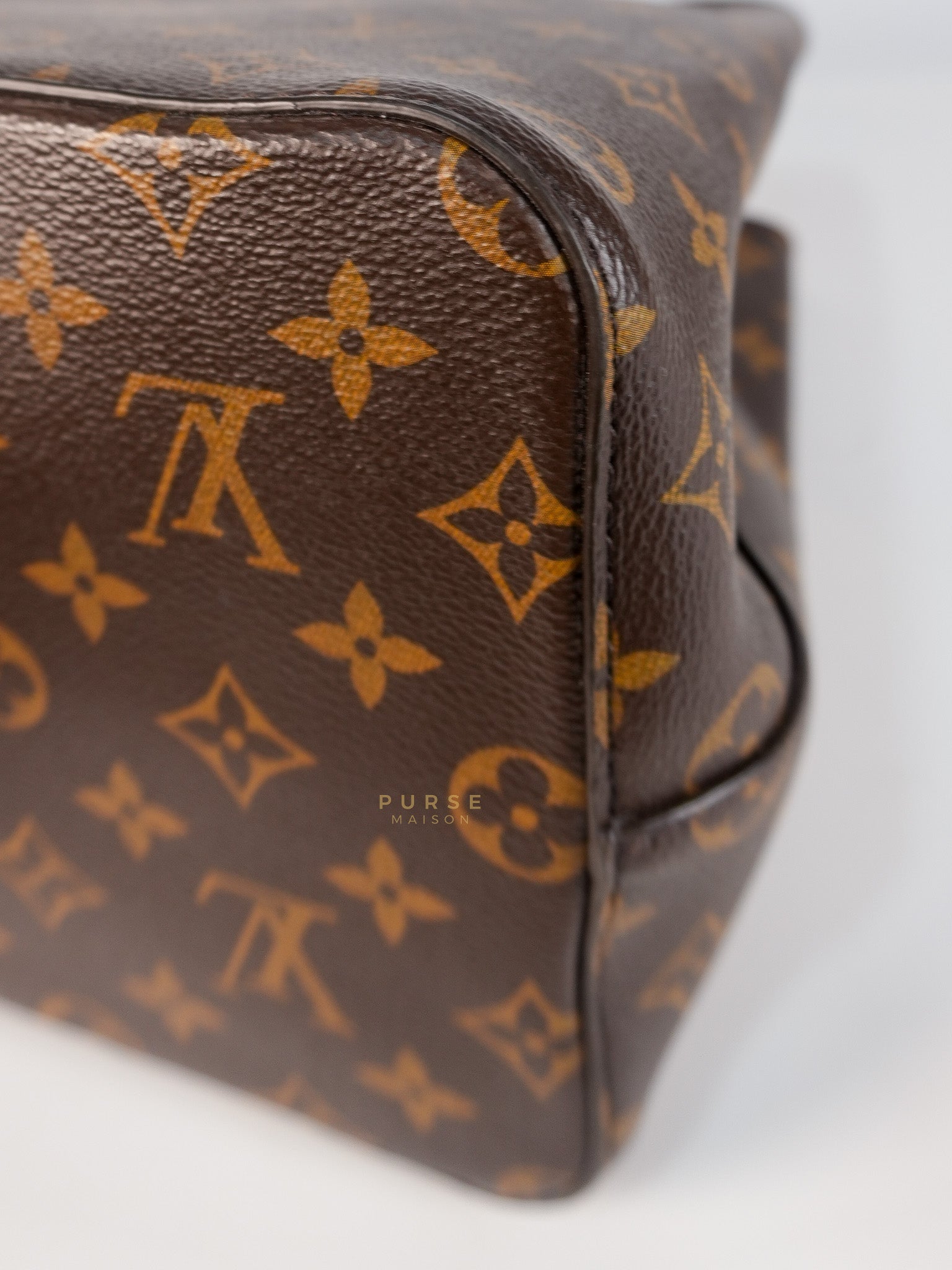 Neo Noe MM Monogram Canvas Red Interior (Date Code: NZ1158) | Purse Maison Luxury Bags Shop