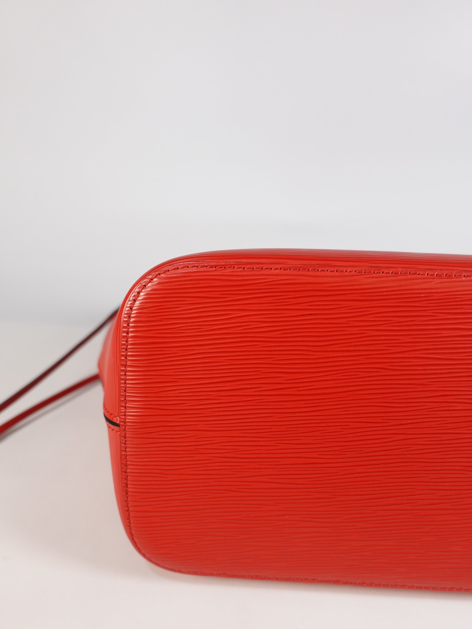 Neverfull MM in Red Epi Leather (Date Code: UB4156) | Purse Maison Luxury Bags Shop