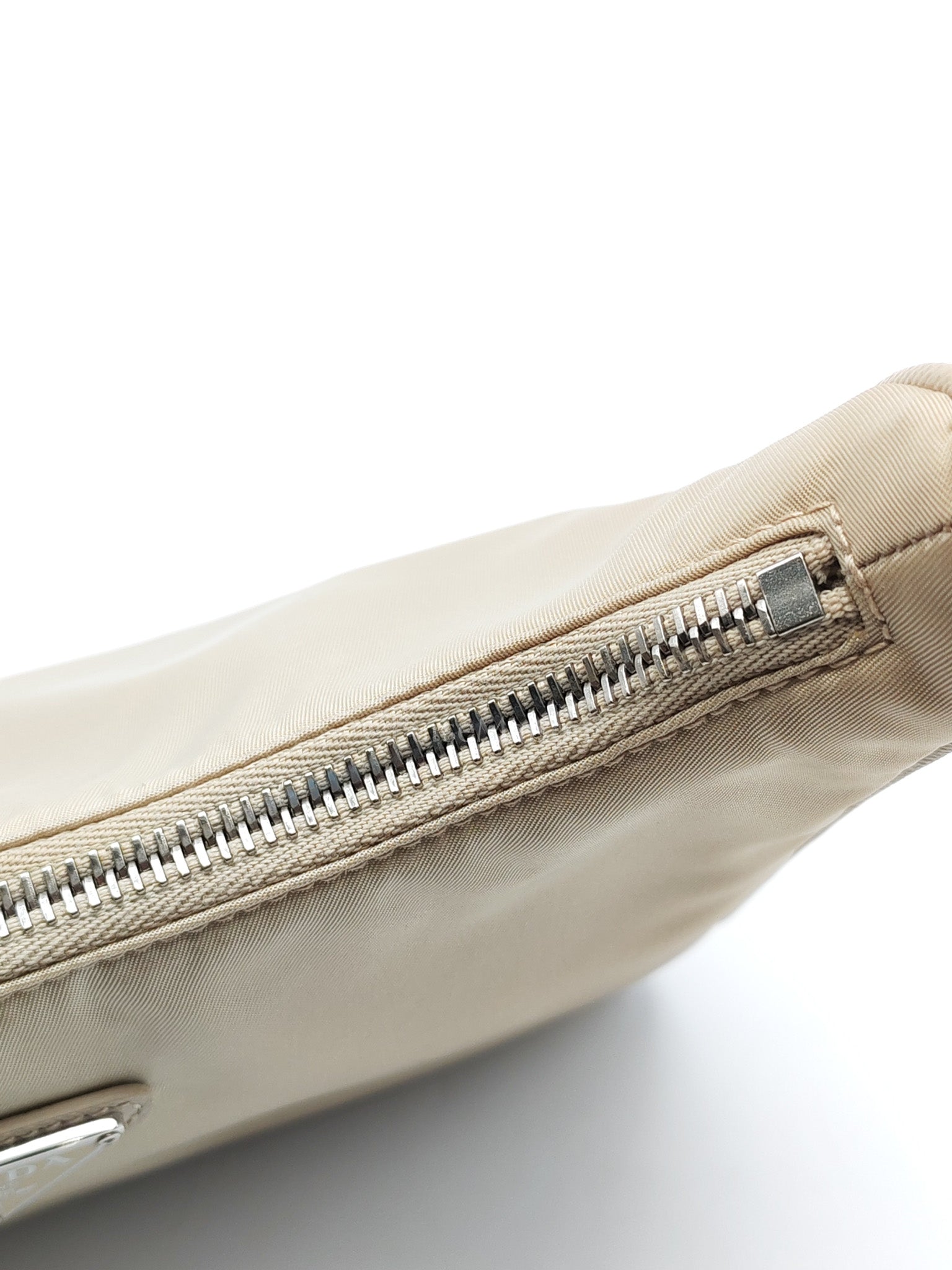 2005 Re-Edition in Deserto Tessuto Saffiano Shoulder Bag