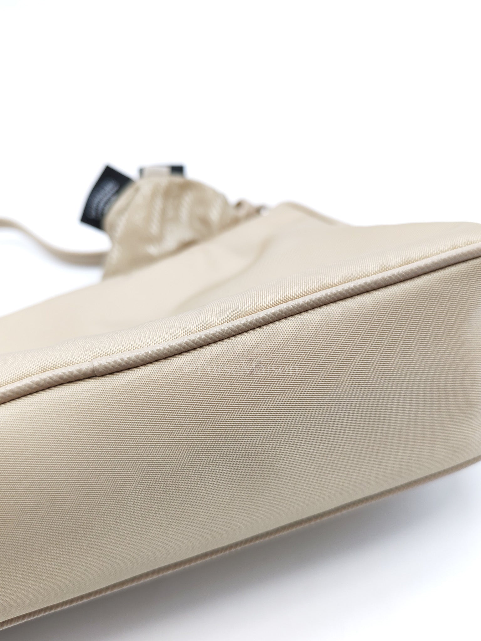 2005 Re-Edition in Deserto Tessuto Saffiano Shoulder Bag