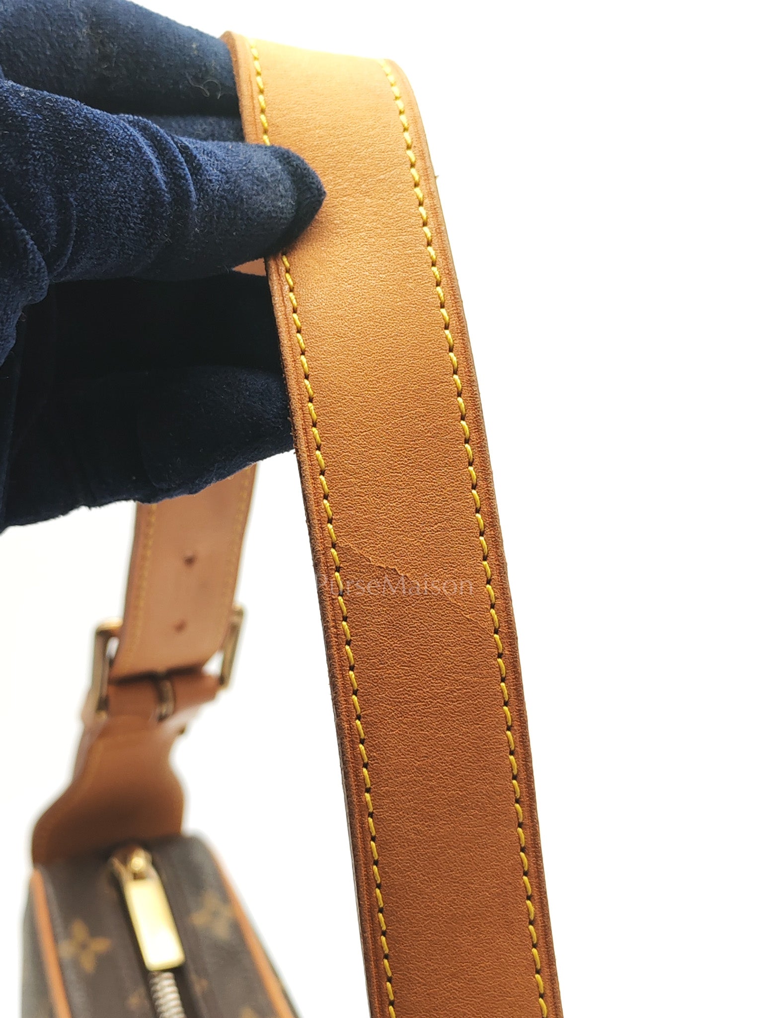Croissant MM Handbag in Monogram Canvas (Datecode: TH0043)