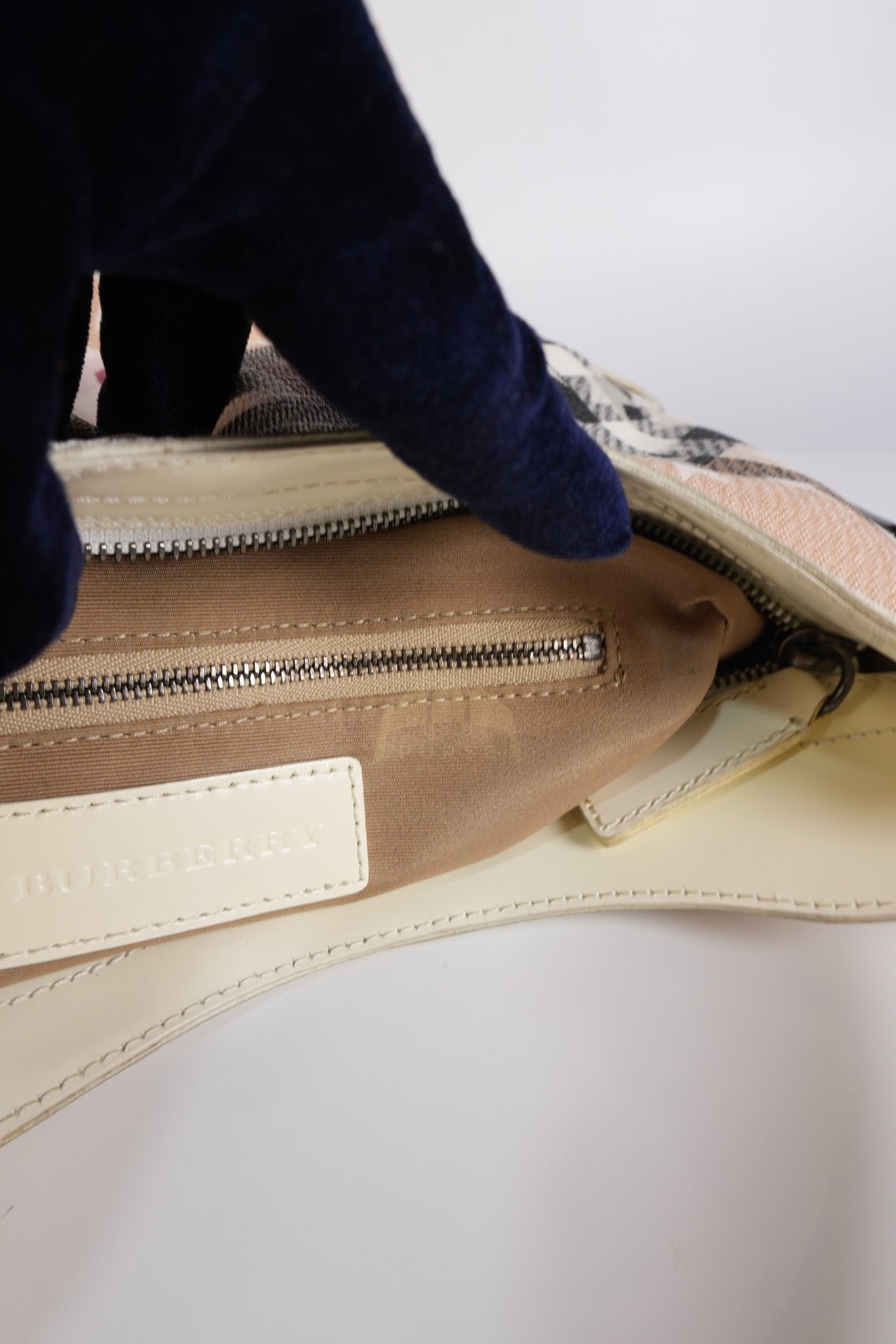 Nova Stars Printed Coated in White Patent Leather Shoulder Bag | Purse Maison Luxury Bags Shop