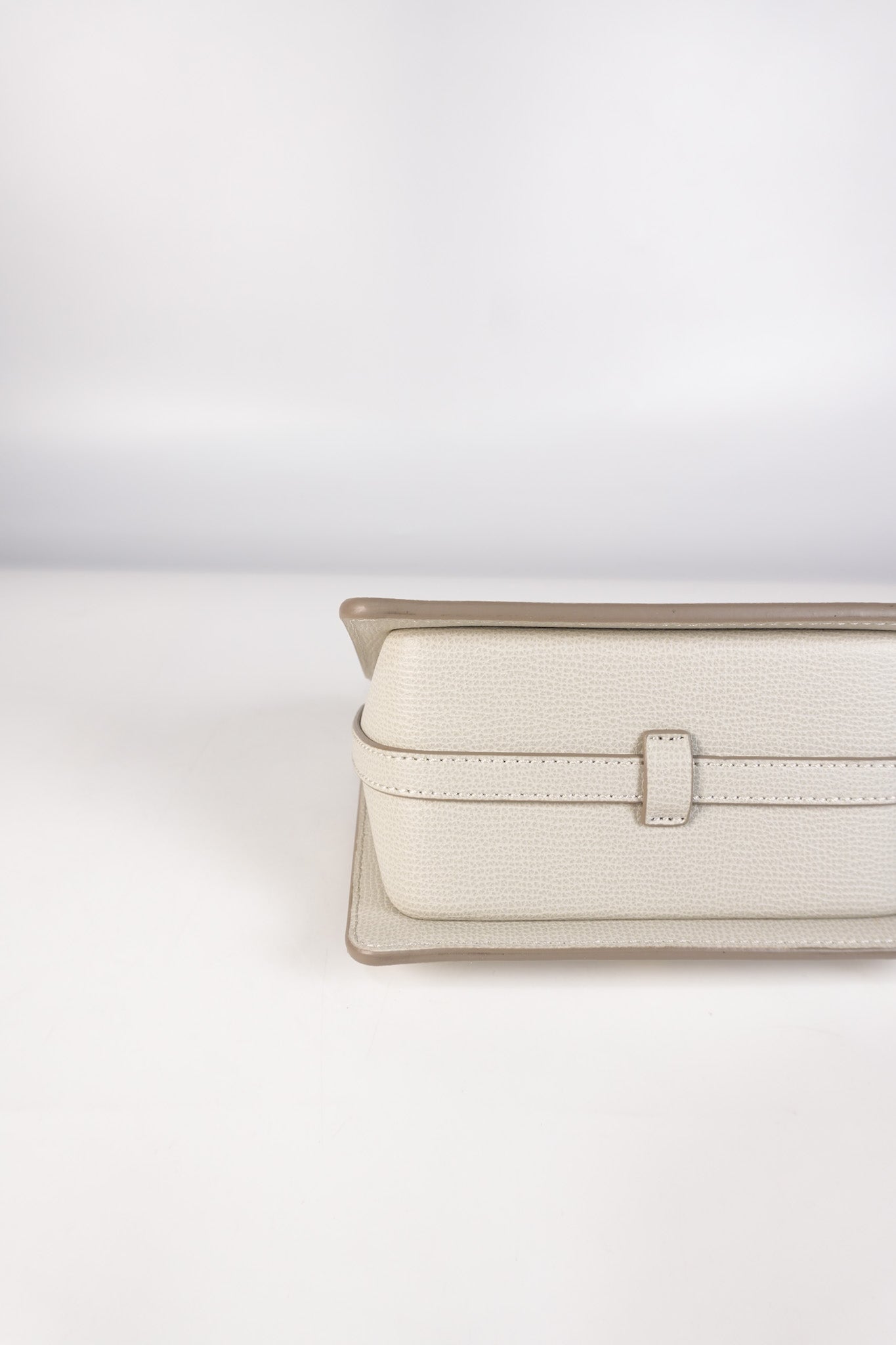 Numero Sept Mini in Craie Grane Leather | Purse Maison Luxury Bags Shop