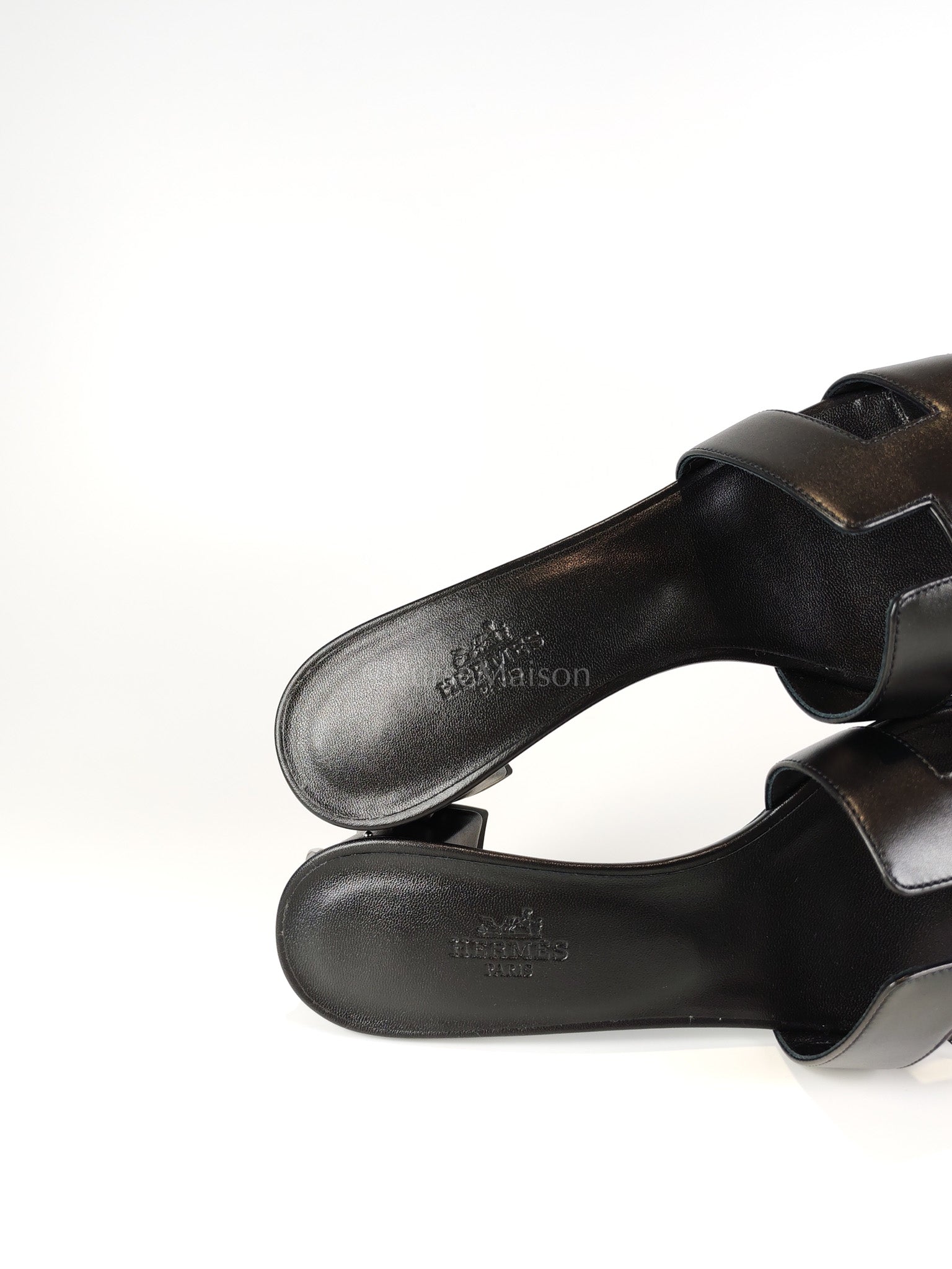 Oasis Black in Swift Leather and Studded Heels Size 37.5 EU (24.5 CM) | Purse Maison Luxury Bags Shop