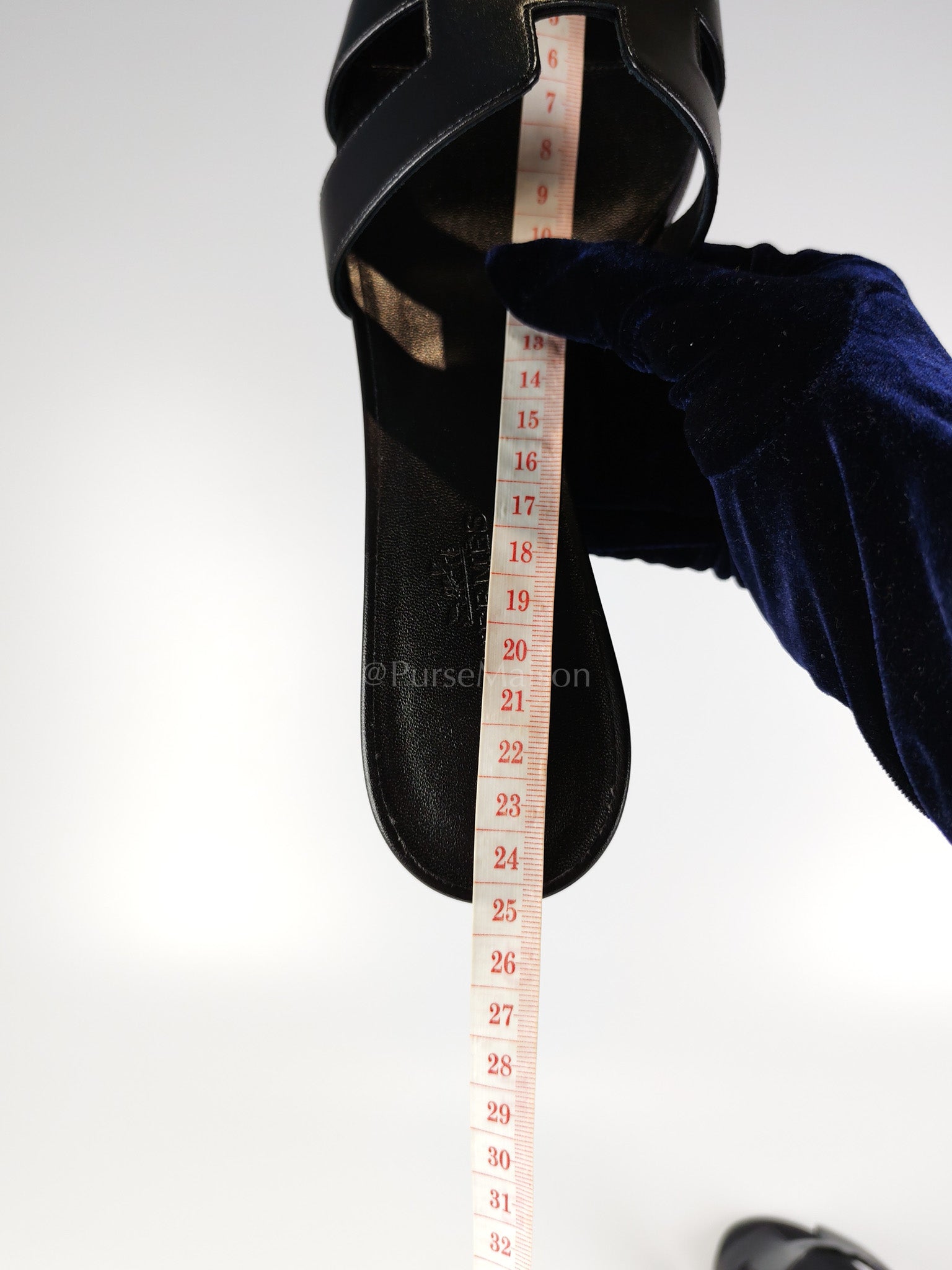 Oasis Black in Swift Leather and Studded Heels Size 37.5 EU (24.5 CM) | Purse Maison Luxury Bags Shop