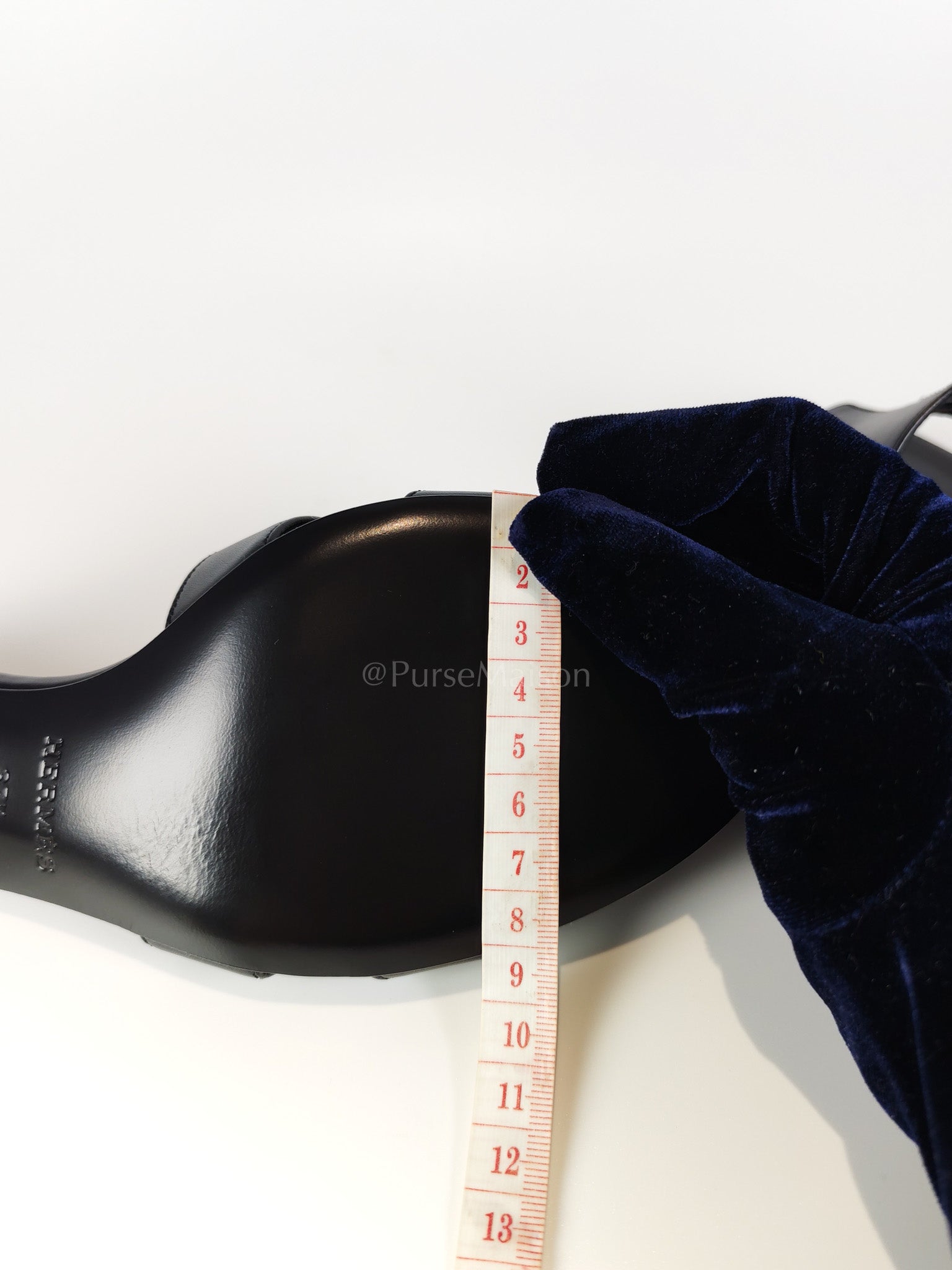 Oasis Black in Swift Leather and Studded Heels Size 37.5 EU (24.5 CM) | Purse Maison Luxury Bags Shop