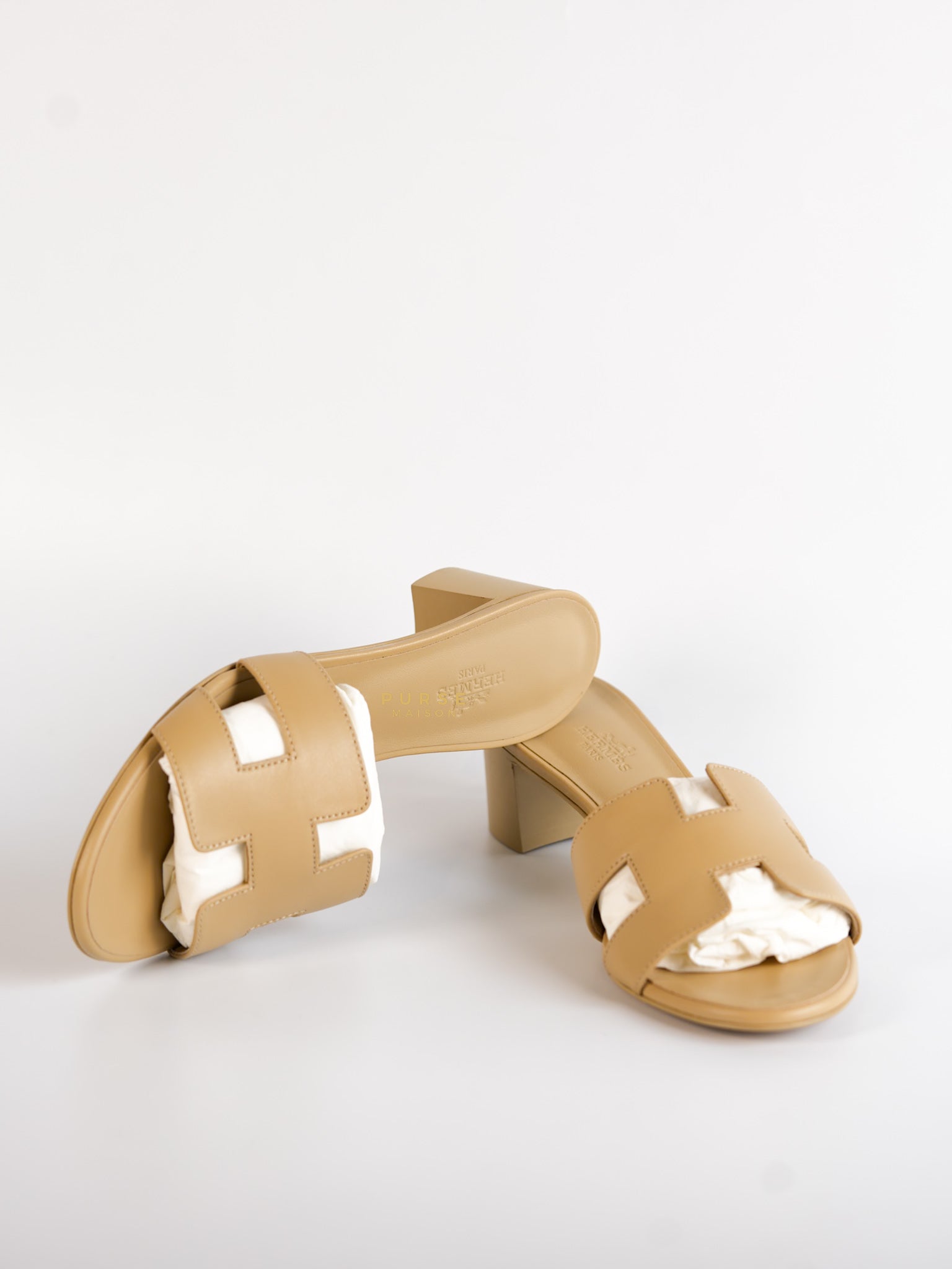 Oasis in Beige Size 37.5 EUR(24.5cm) | Purse Maison Luxury Bags Shop