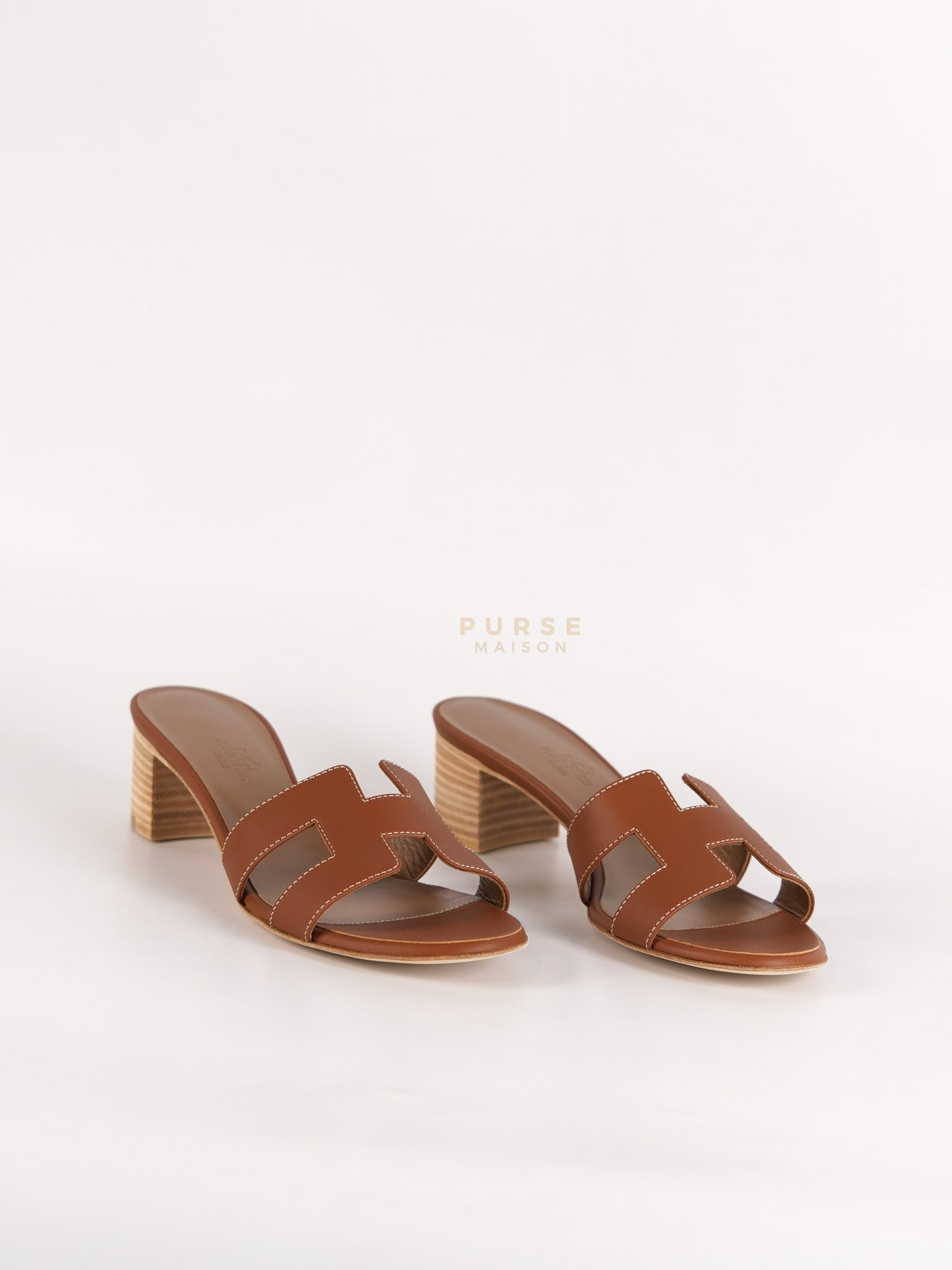 Oasis in Gold Calfskin Leather Size 37.5 EU (24 cm) | Purse Maison Luxury Bags Shop