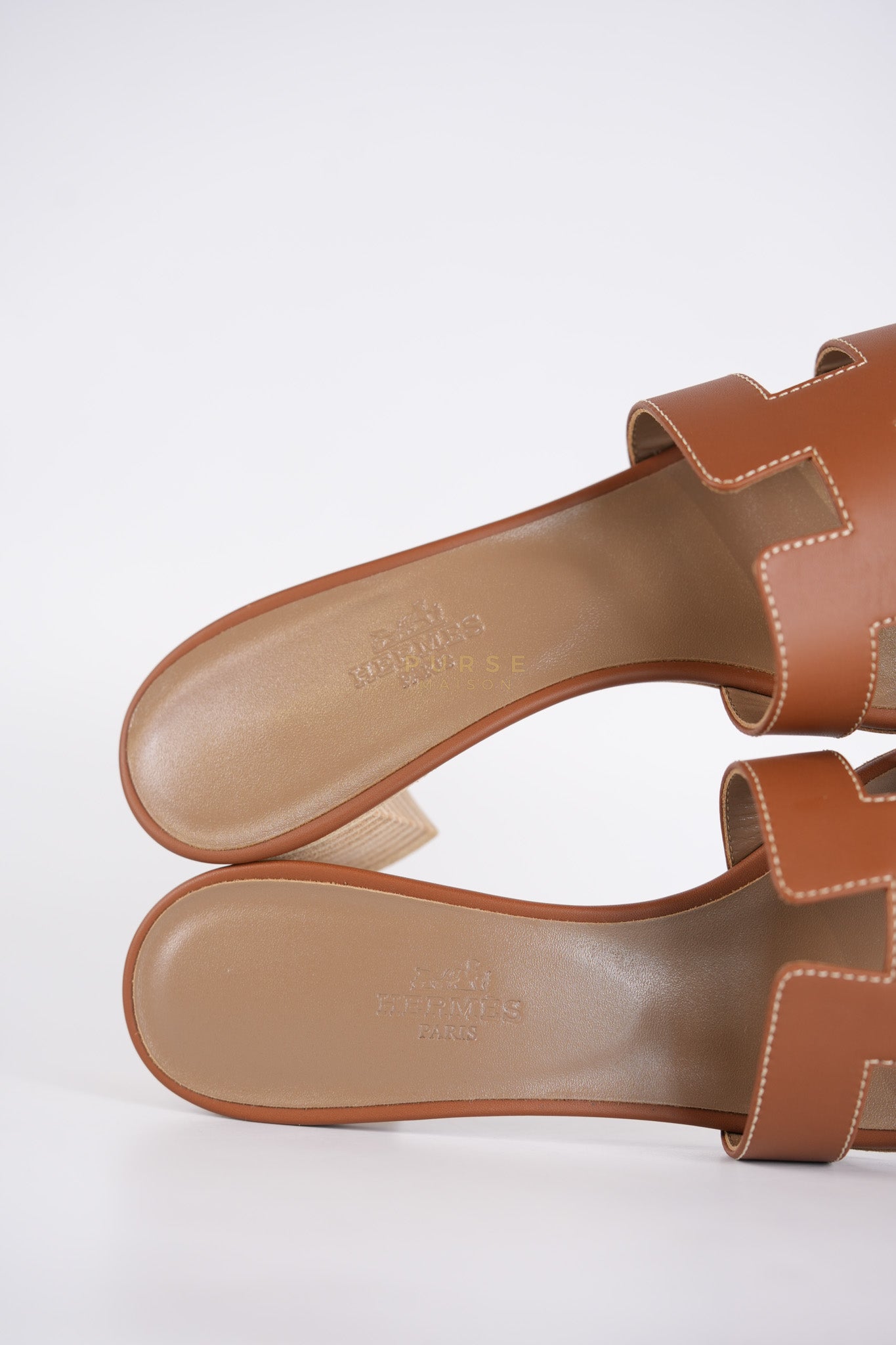 Oasis in Gold Calfskin Leather Size 37.5 EU (24 cm) | Purse Maison Luxury Bags Shop