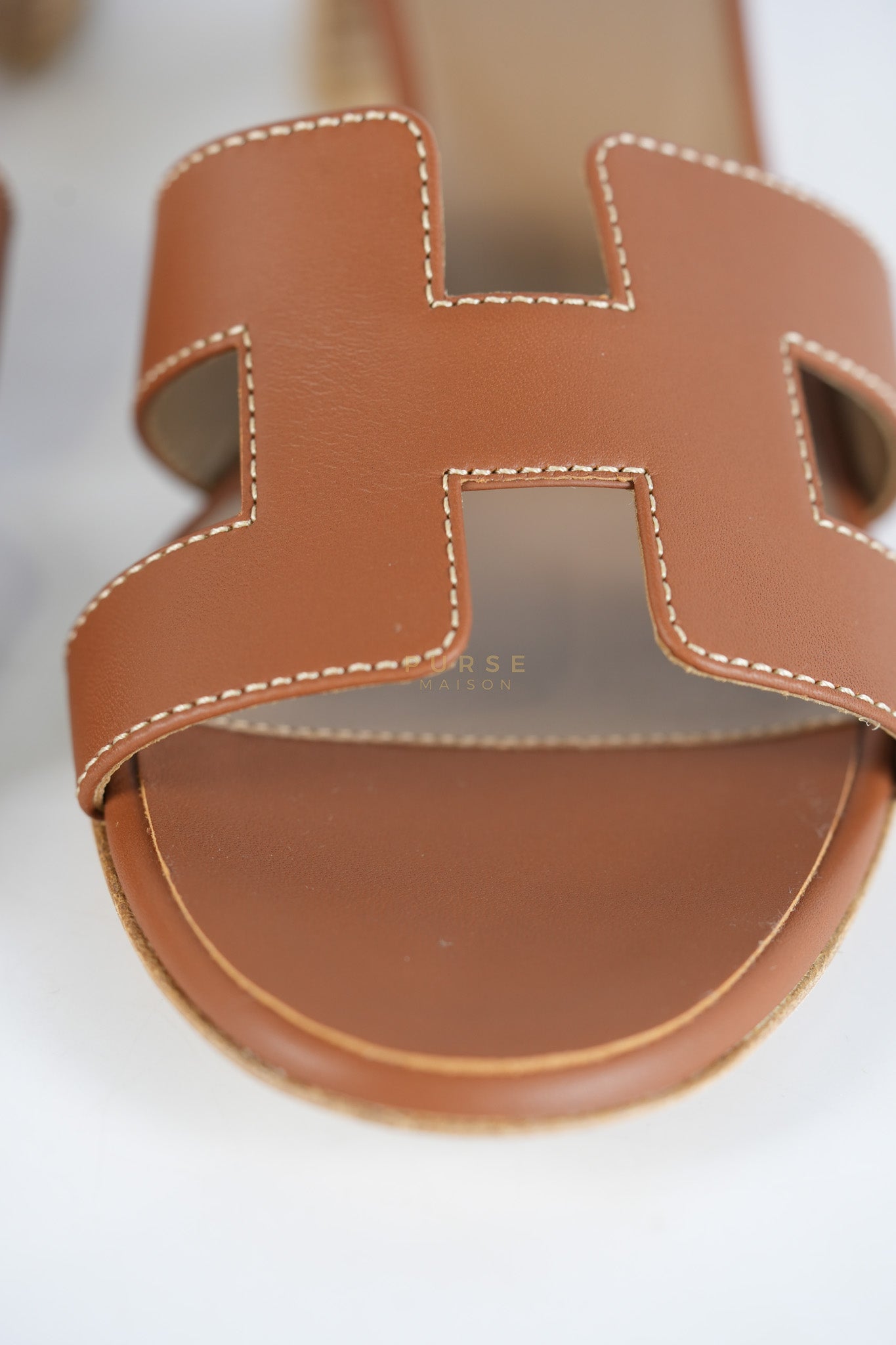 Oasis in Gold Calfskin Leather Size 37.5 EU (24 cm) | Purse Maison Luxury Bags Shop