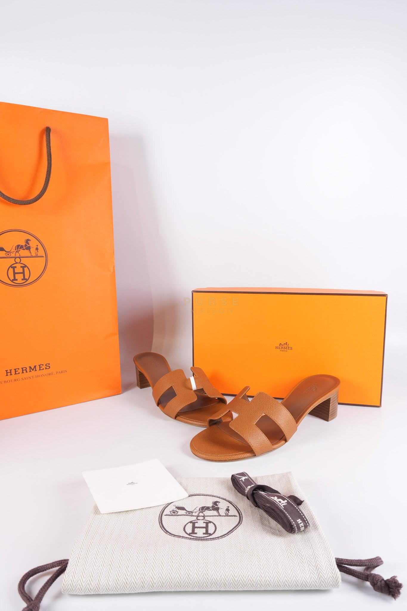 Oasis in Gold Epsom Leather Sandals Size 37.5 EU (23.5cm) | Purse Maison Luxury Bags Shop