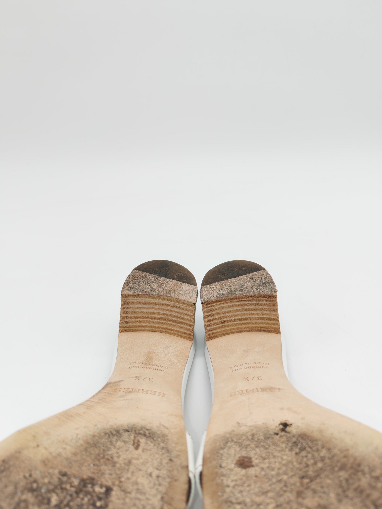 Oasis in White Swift Leather Sandals Size 37.5EU (24.5CM) | Purse Maison Luxury Bags Shop