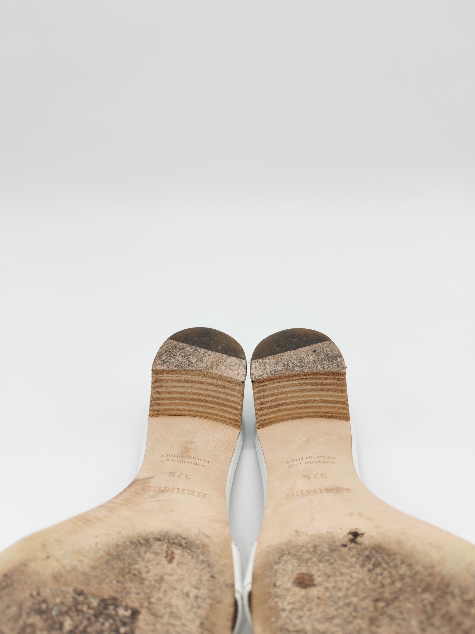 Oasis in White Swift Leather Sandals Size 37.5EU (24.5CM) | Purse Maison Luxury Bags Shop