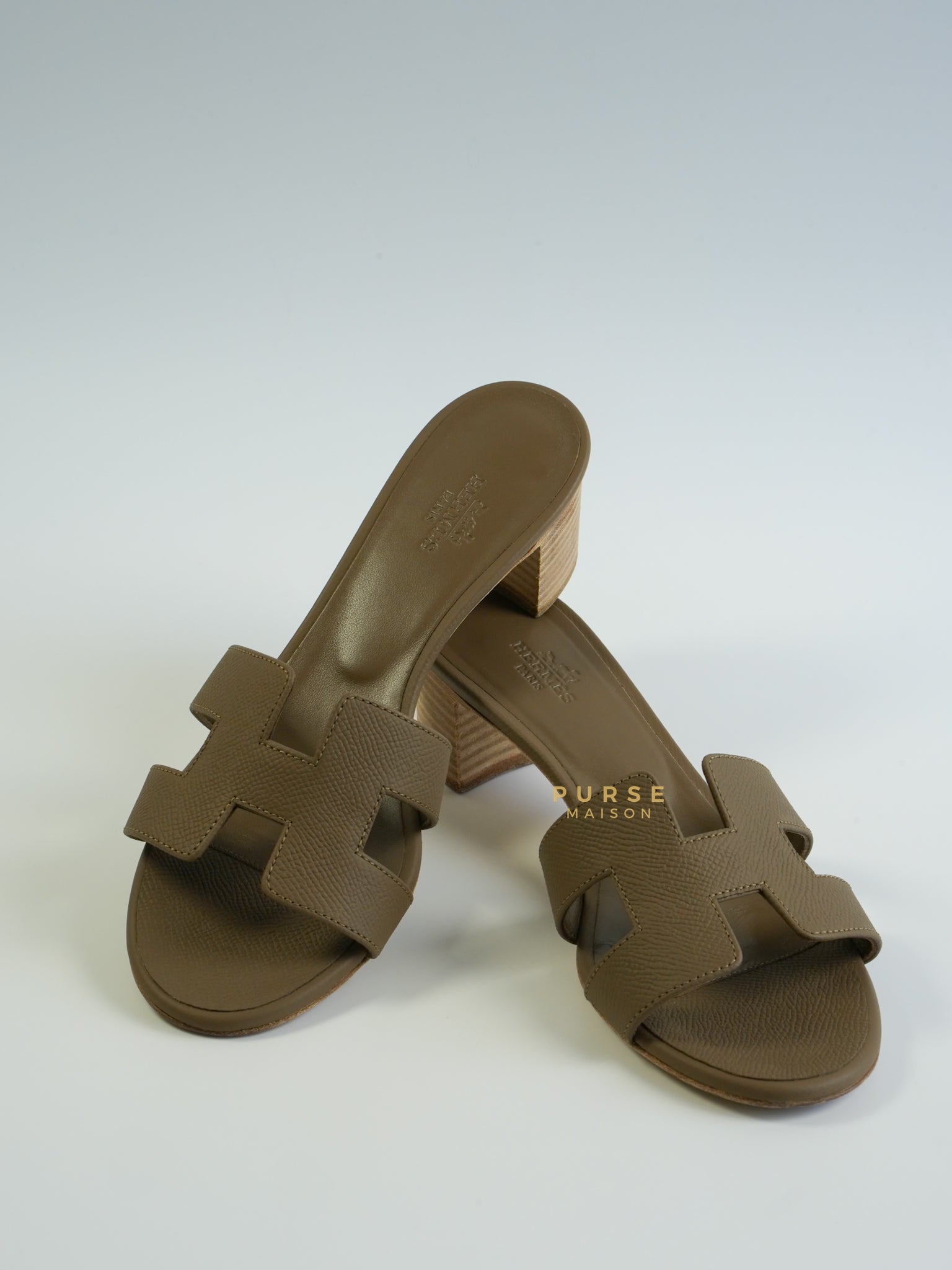 Oasis Sandals in Epsom Etoupe Size 37 EU (23.5cm) | Purse Maison Luxury Bags Shop