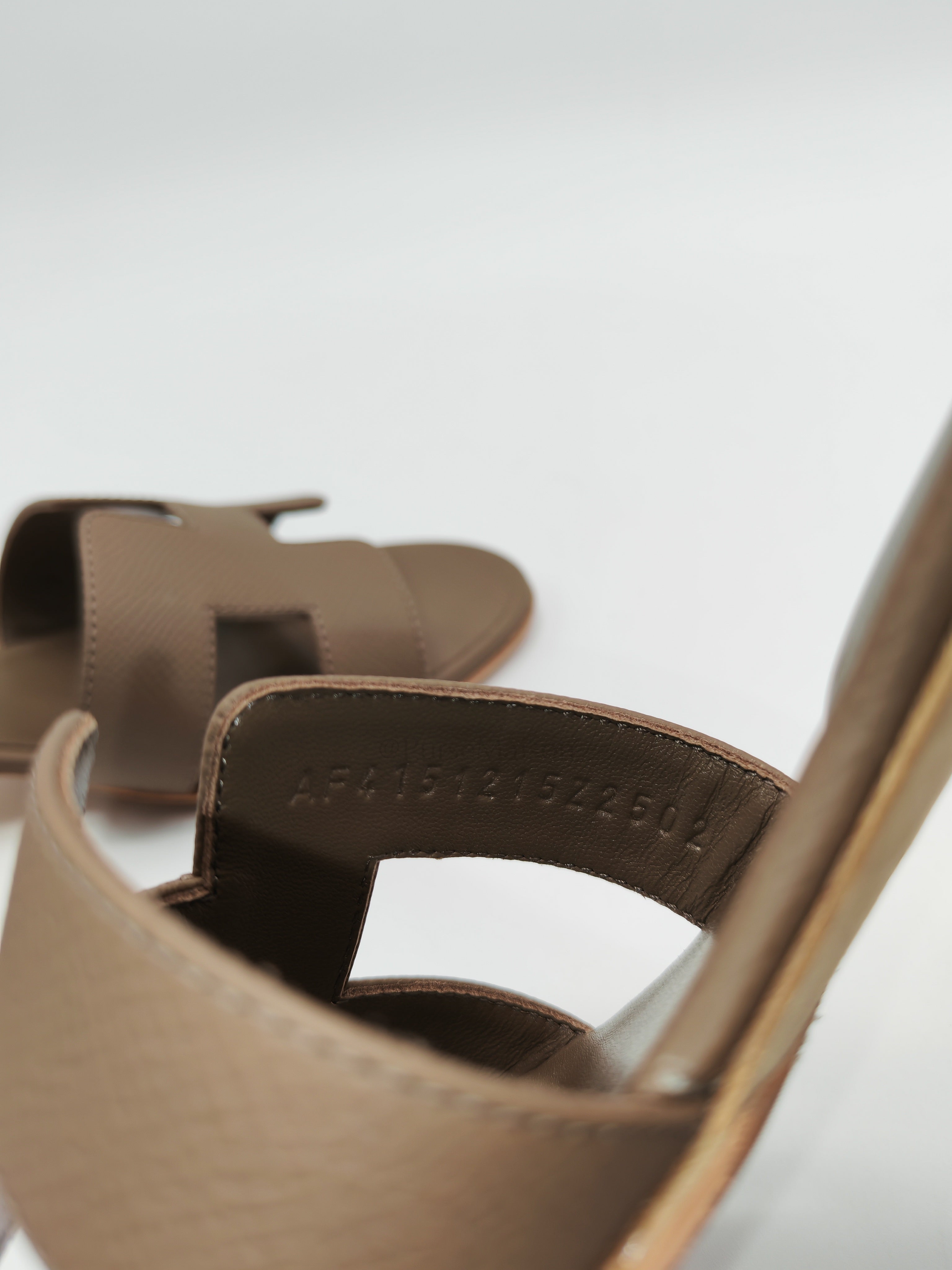 Oasis Sandals in Etoupe Epsom Leather Size 38(24.5cm) | Purse Maison Luxury Bags Shop