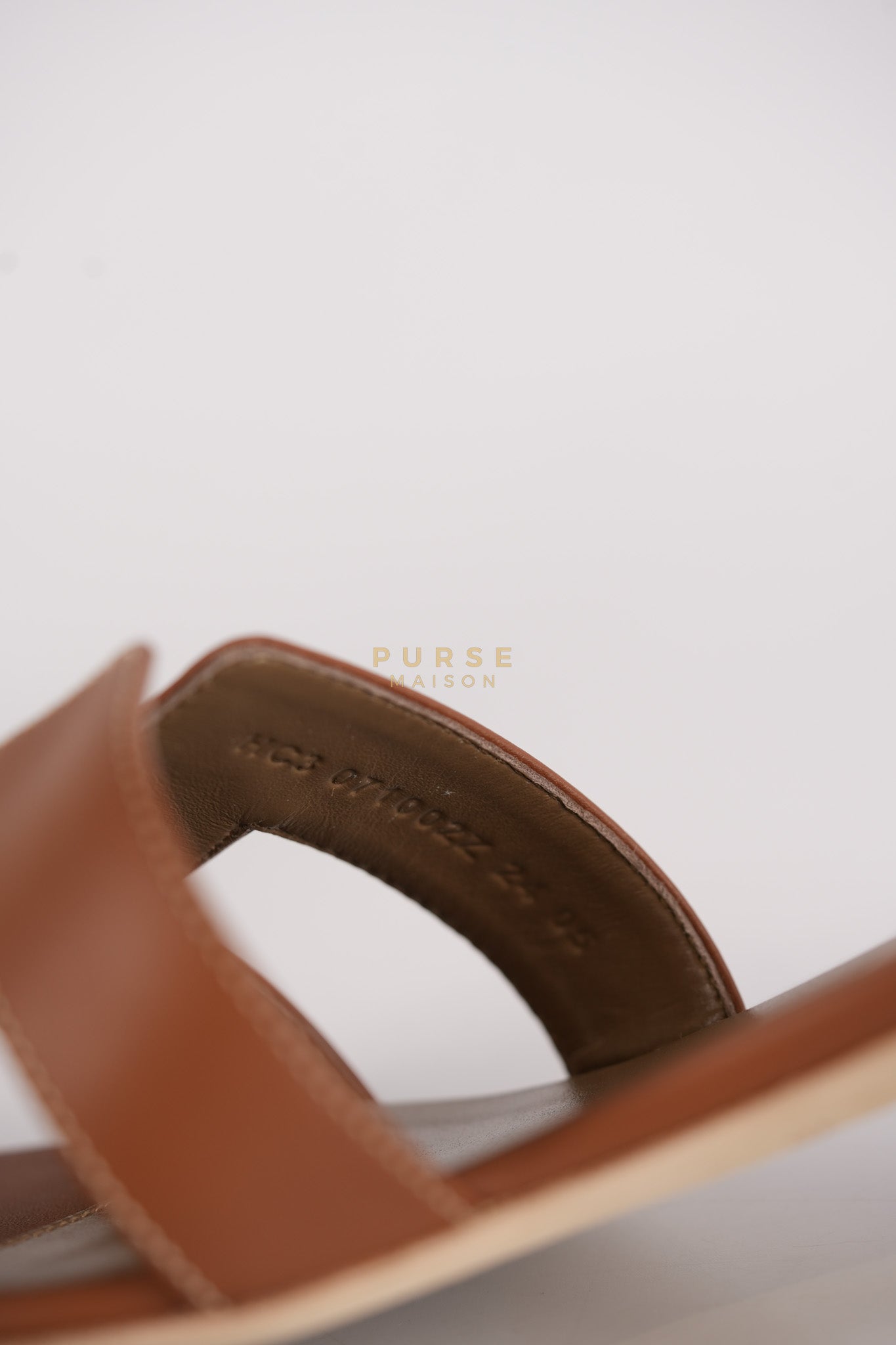 Oasis Sandals in Gold Size 37 EU (23cm) | Purse Maison Luxury Bags Shop