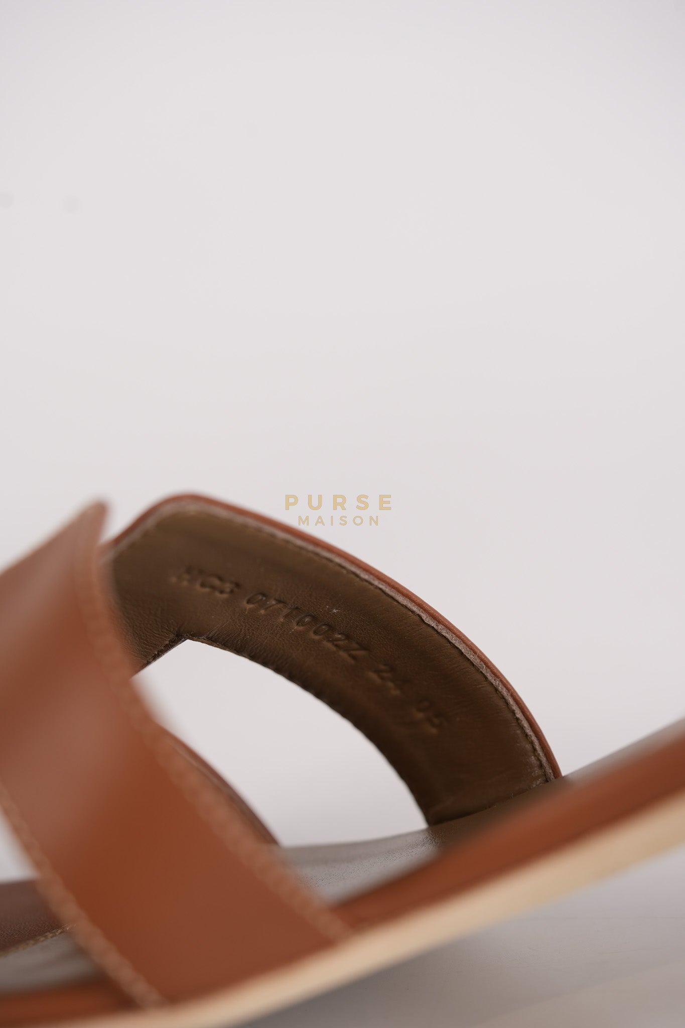 Oasis Sandals in Gold Size 37 EU (23cm) | Purse Maison Luxury Bags Shop