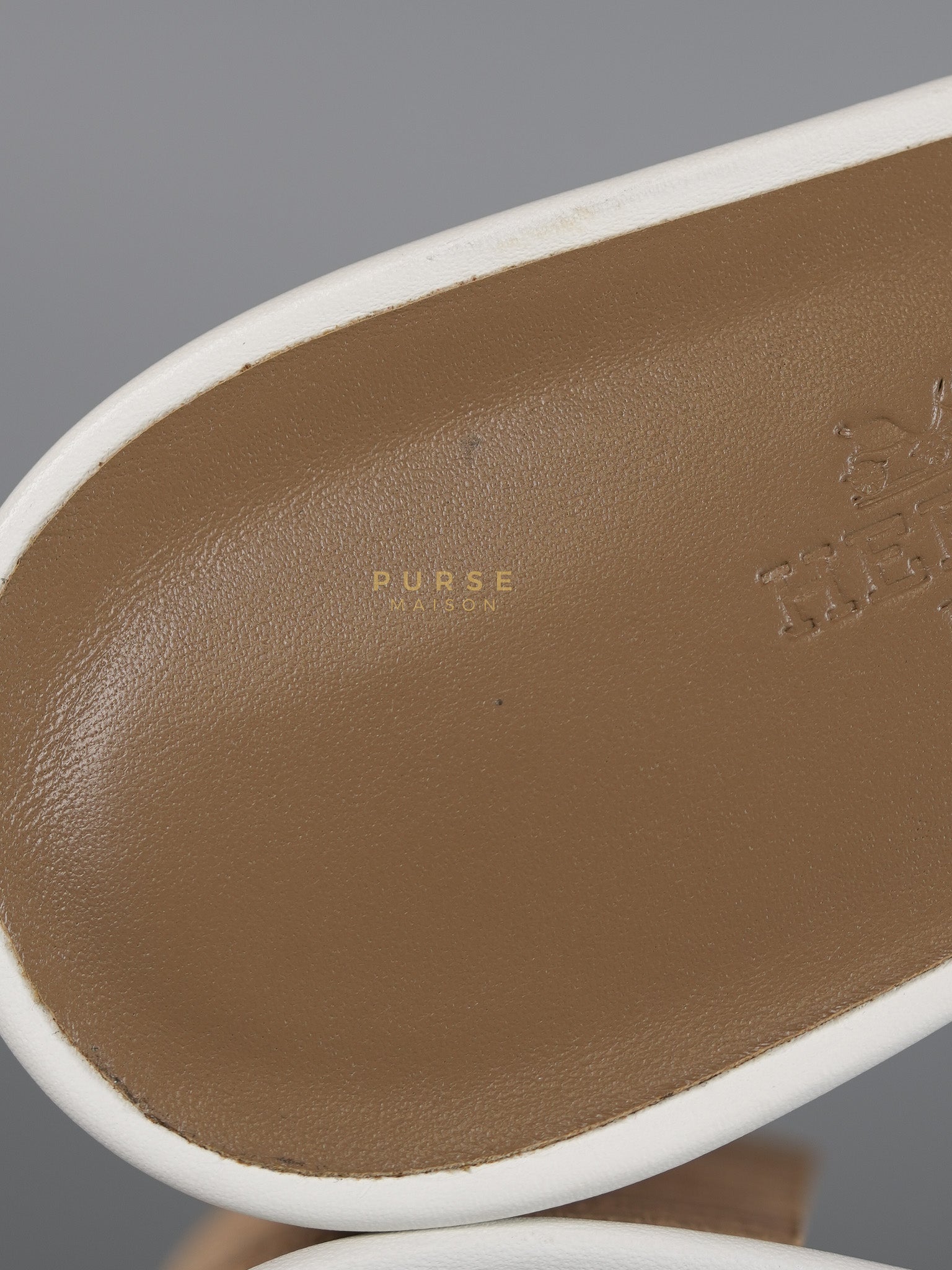 Oasis Sandals in White Size 38.5 EU (24cm) | Purse Maison Luxury Bags Shop