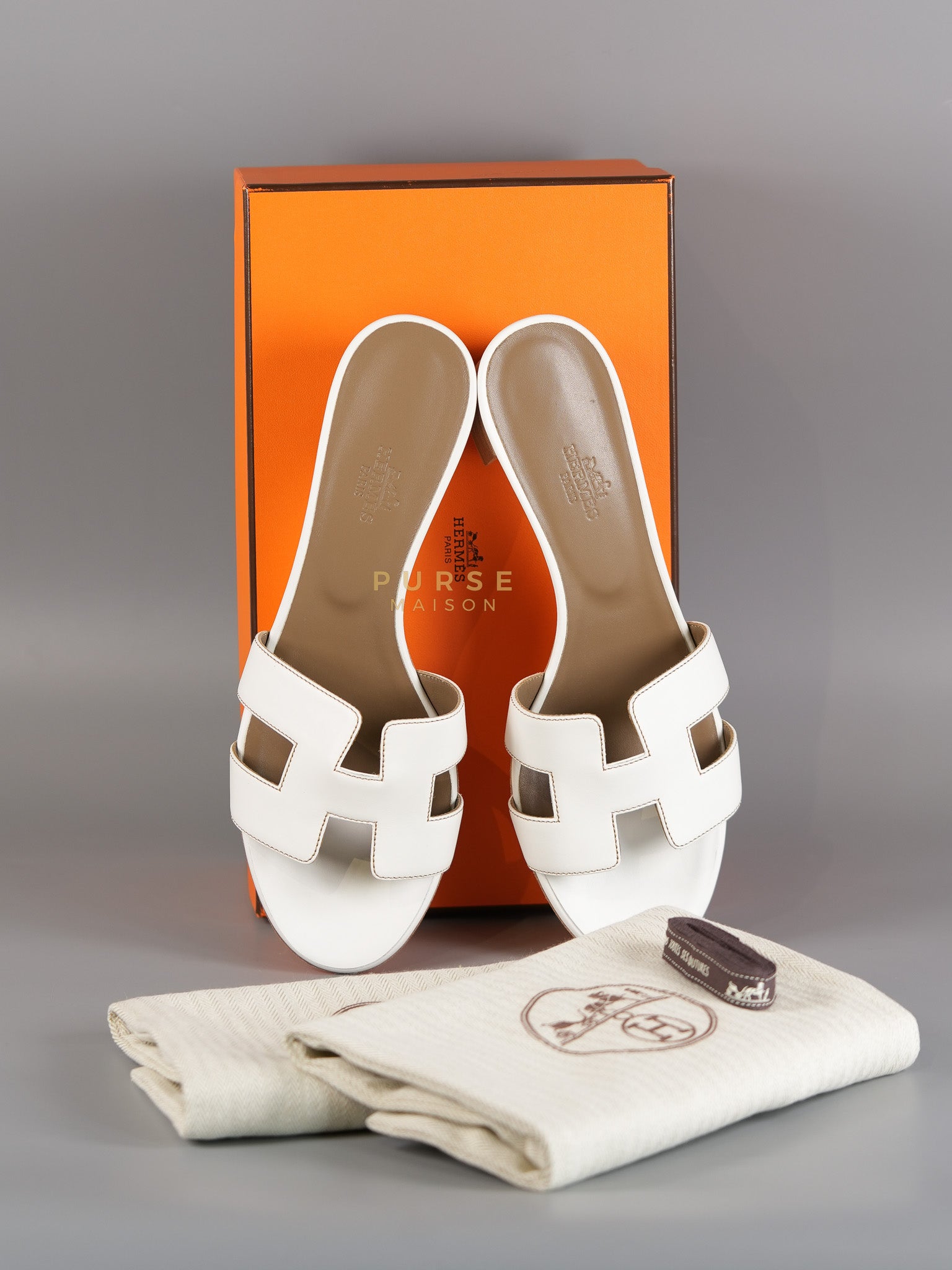 Oasis Sandals in White Size 38.5 EU (24cm) | Purse Maison Luxury Bags Shop
