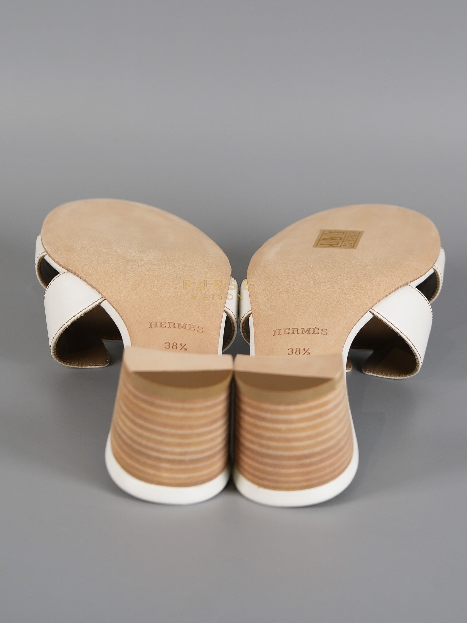 Oasis Sandals in White Size 38.5 EU (24cm) | Purse Maison Luxury Bags Shop